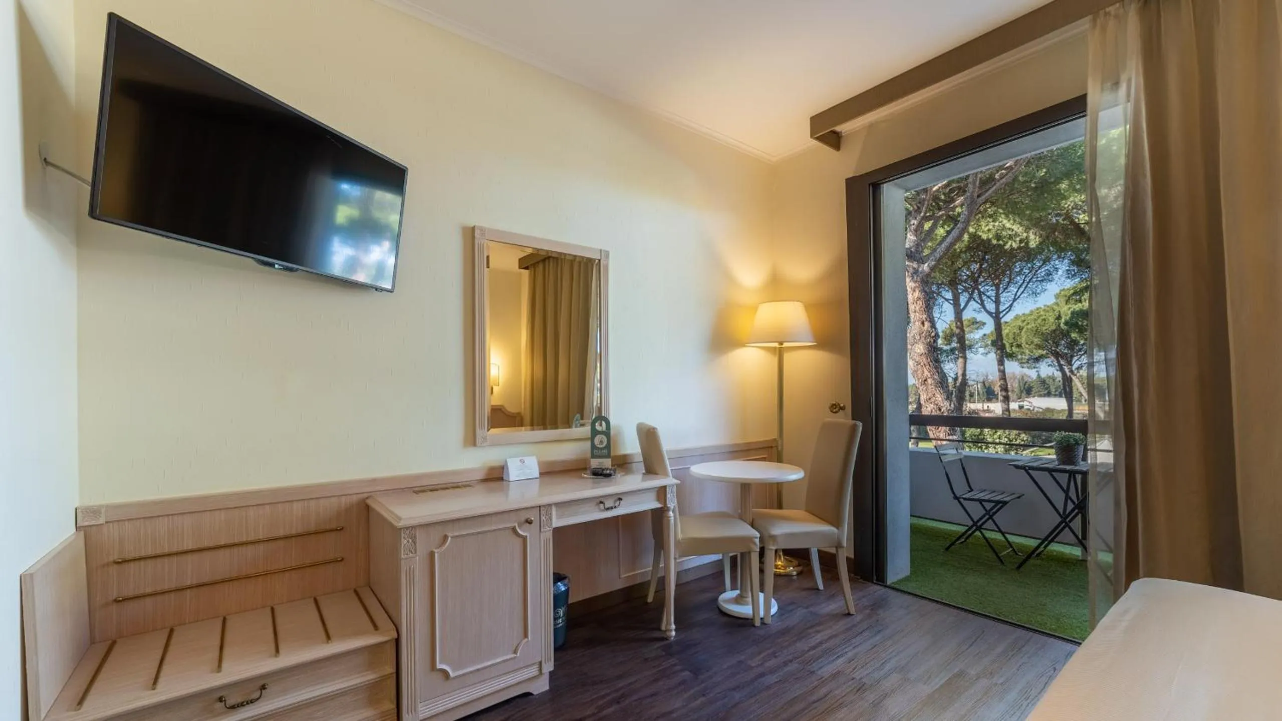 TV and multimedia in Hotel Salus Terme - Adults Only