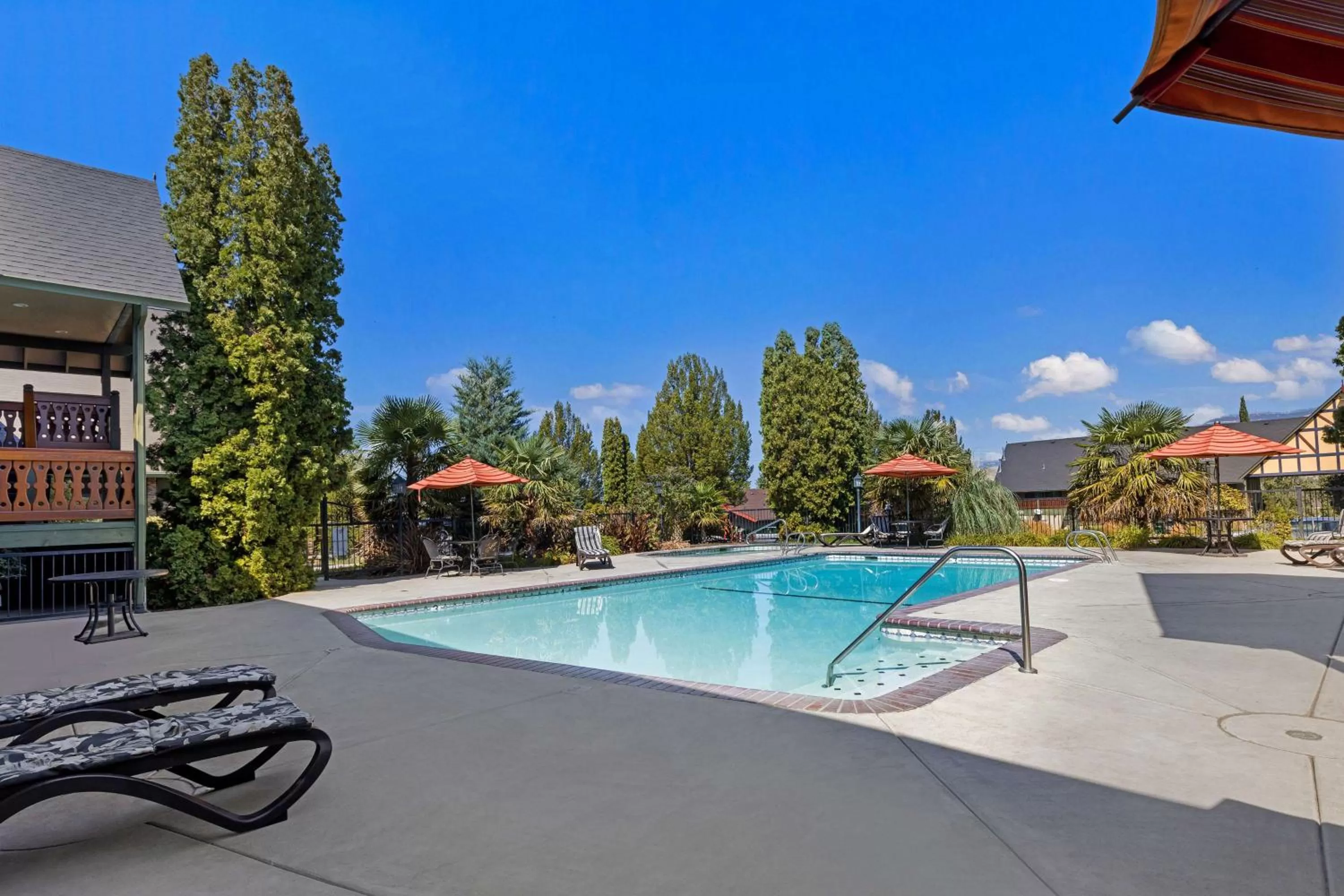 Pool view in Best Western Windsor Inn