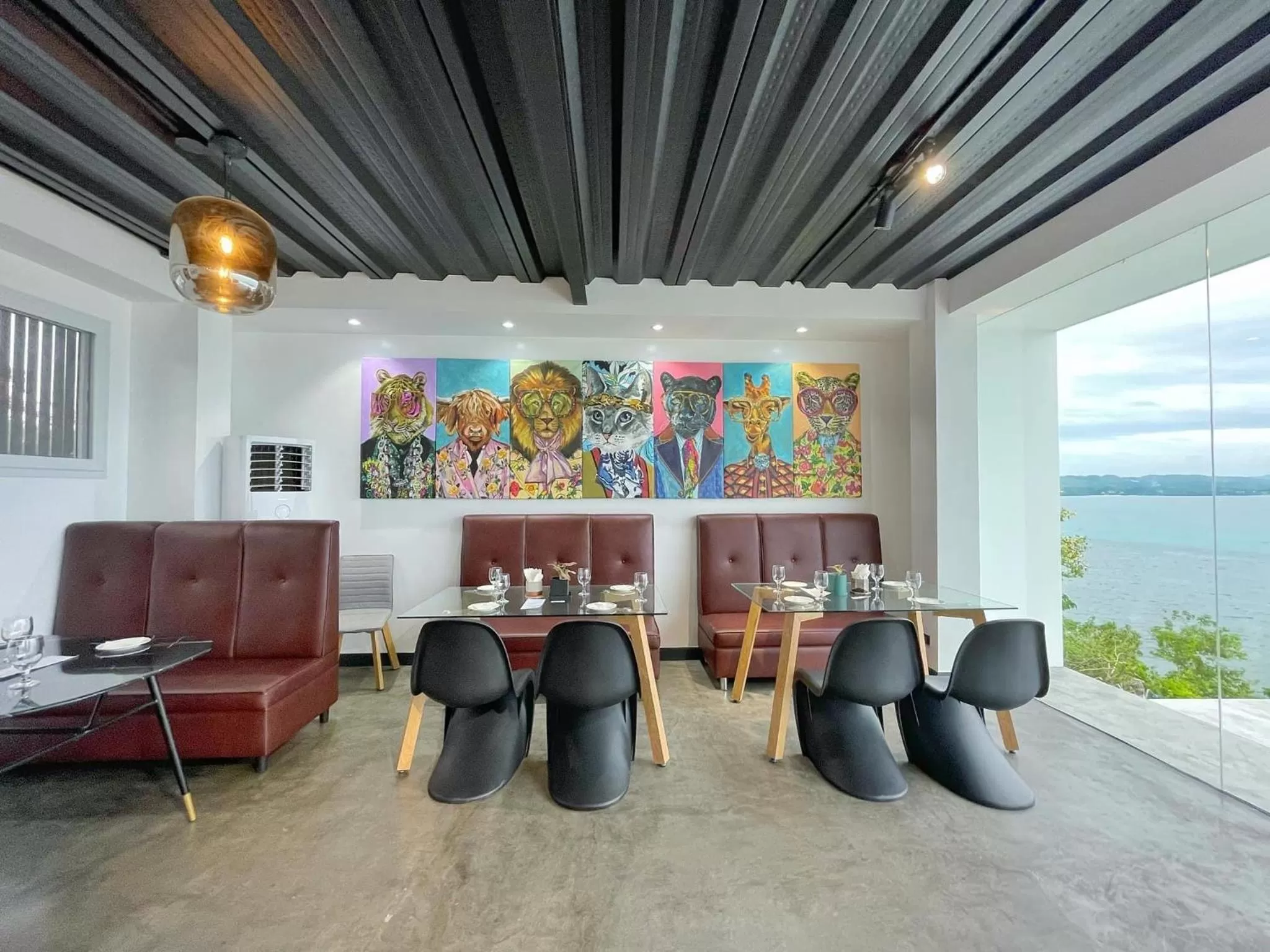 Restaurant/places to eat in Epic Suites Bohol ADULTS ONLY