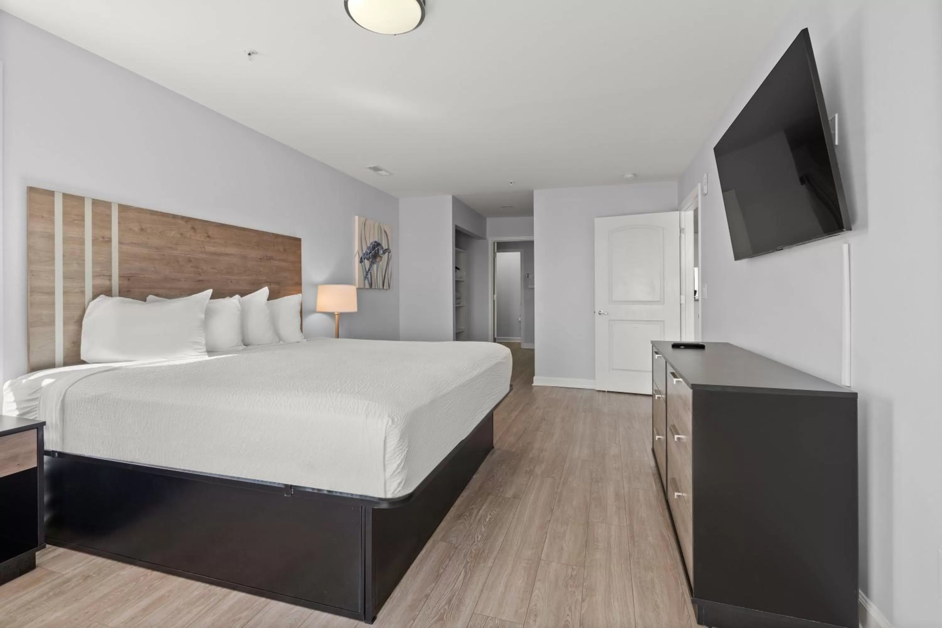 Bedroom, Bed in Ocean Escape Condos