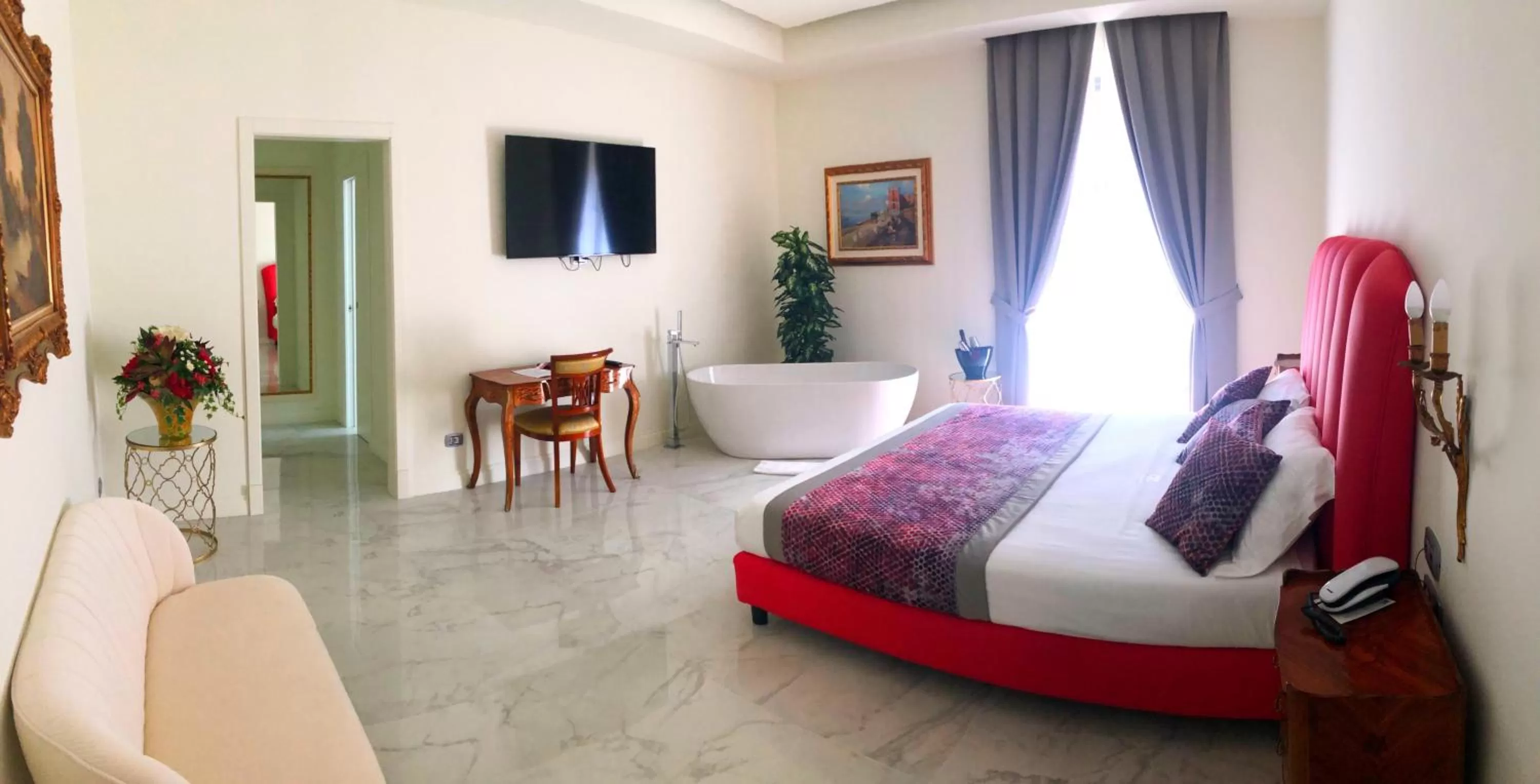 Photo of the whole room, Bed in Palazzo Firenze