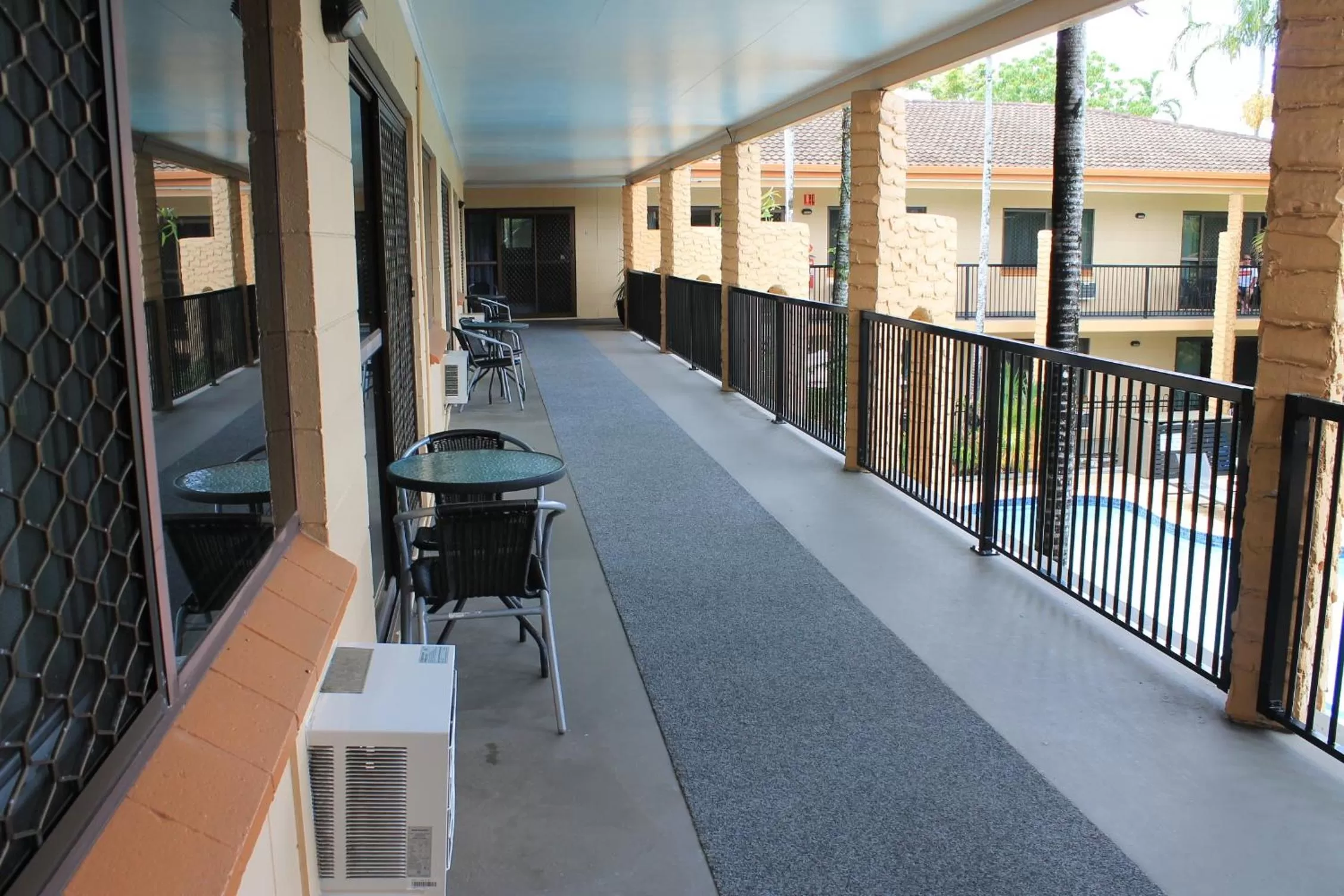 Balcony/Terrace in Oasis Inn Apartments