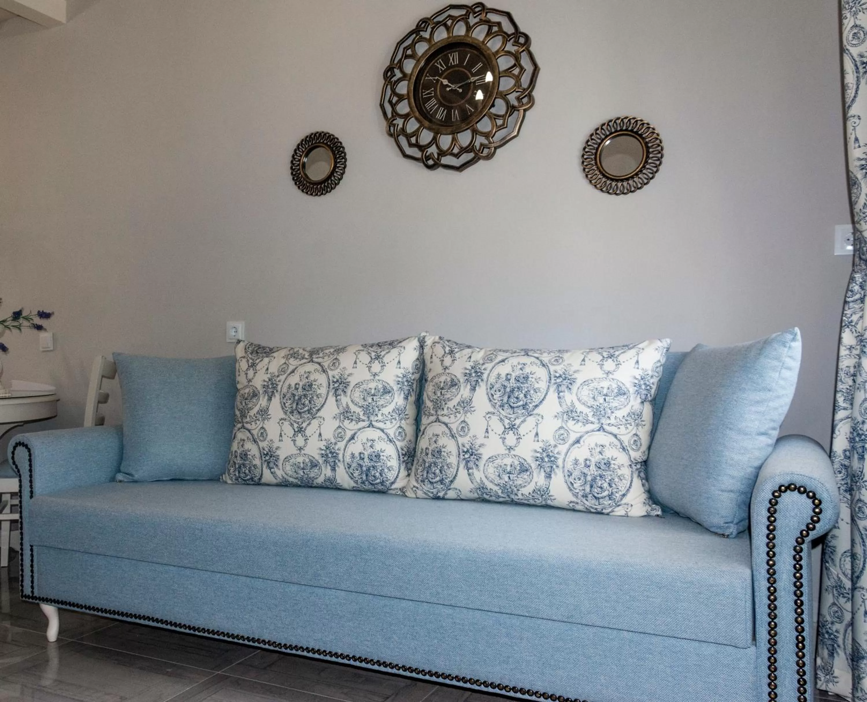 Living room in Nafsika Suites