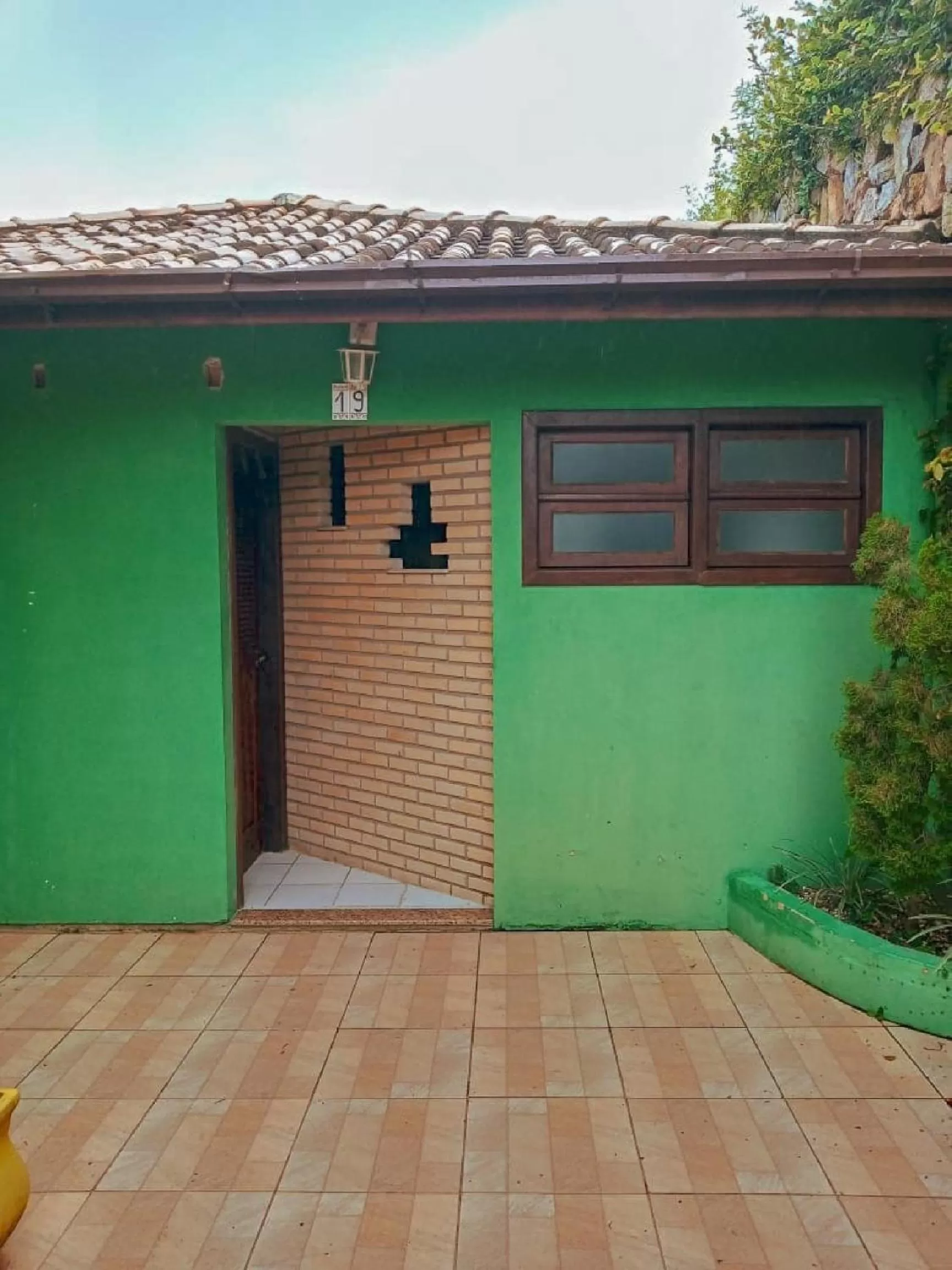Property building in Pousada Bangalôs Da Mole - Florianópolis