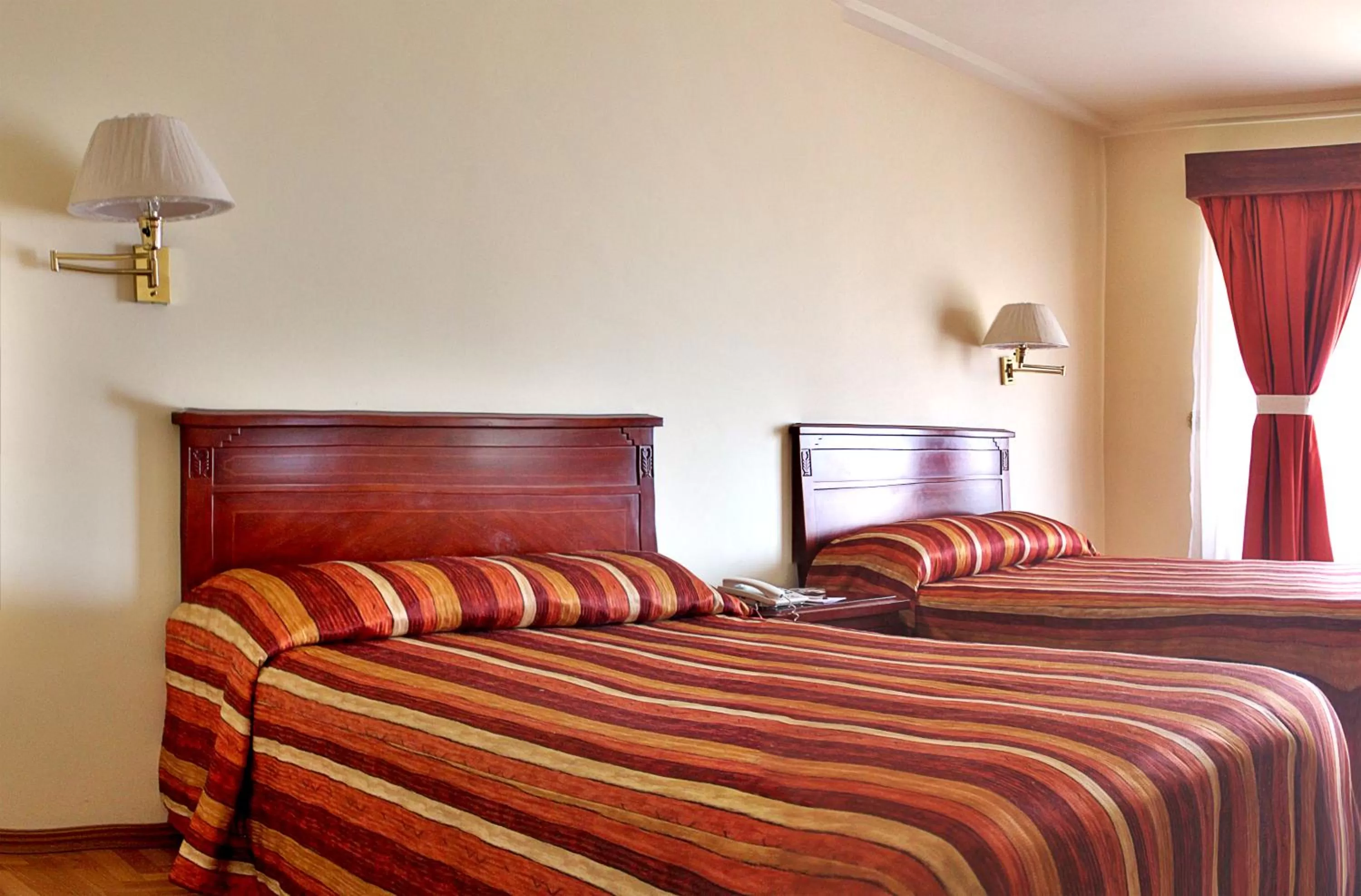 Photo of the whole room, Bed in Hotel Casa Real Tehuacan