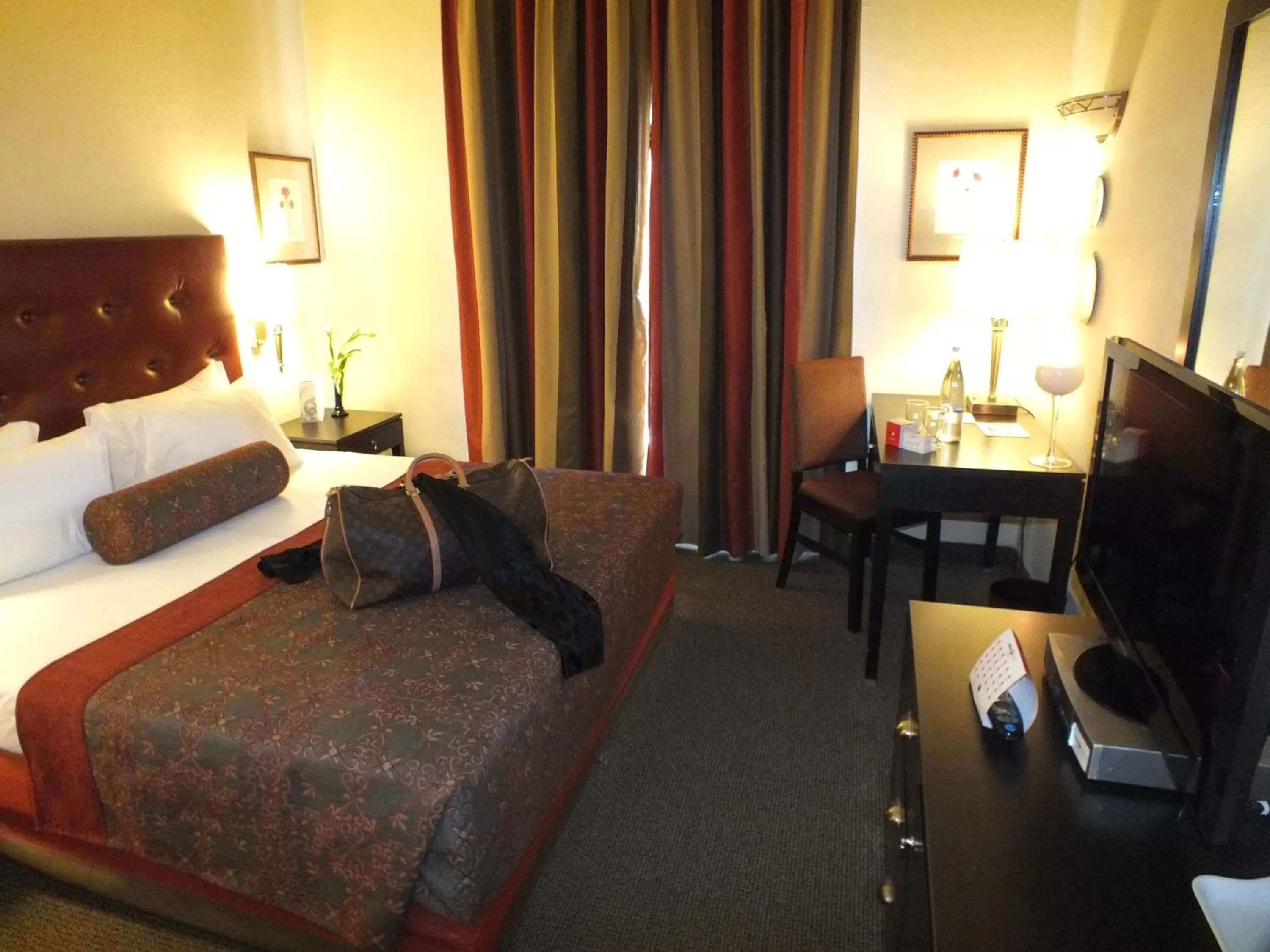 Bed in Prima Kings Hotel