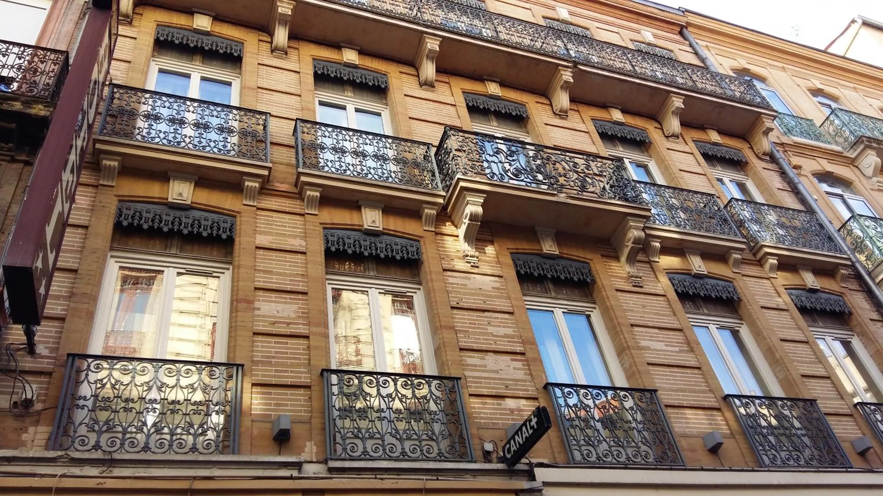 Property building in Hôtel Le Capitole