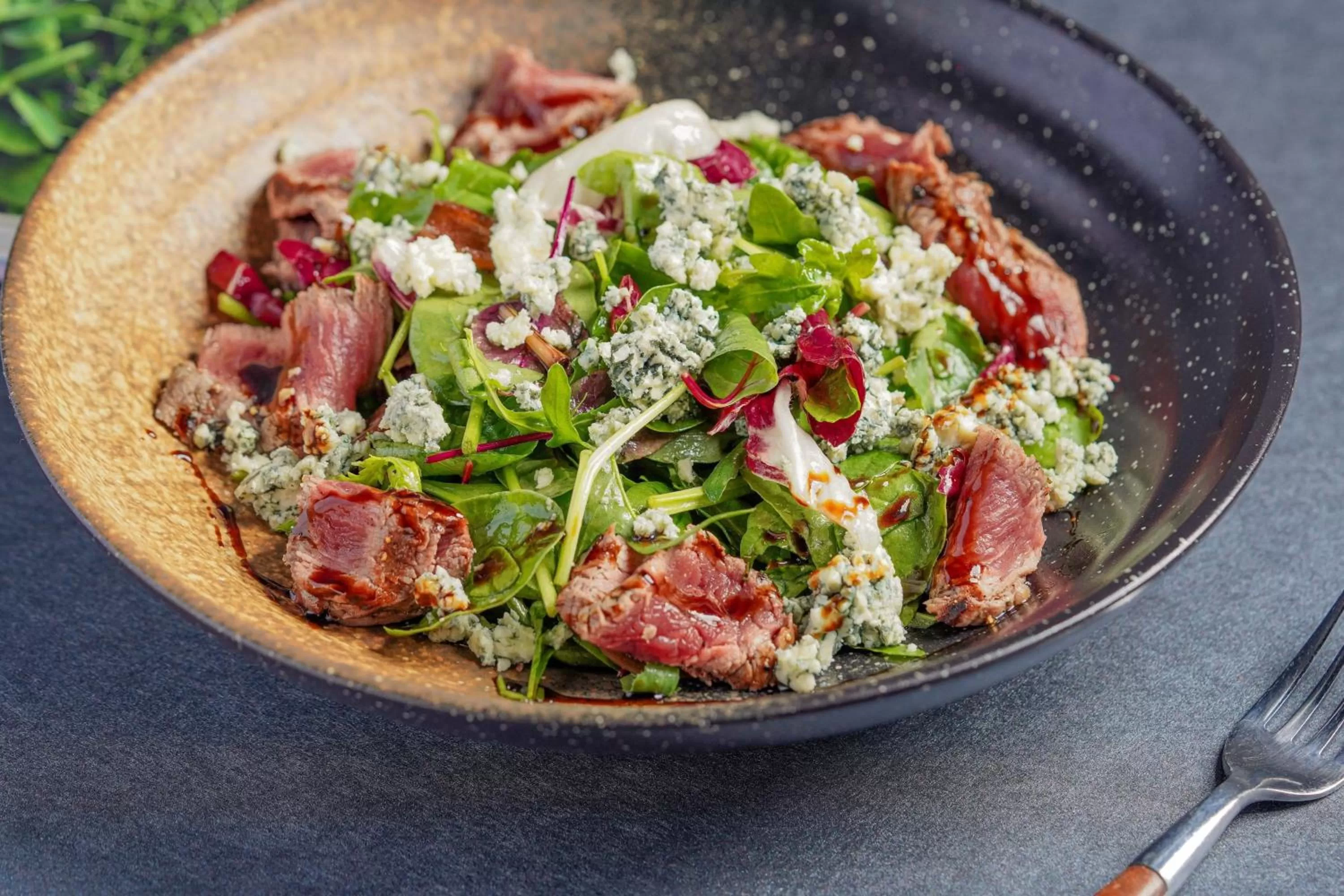 Restaurant/places to eat in Le Meridien Abu Dhabi Resort