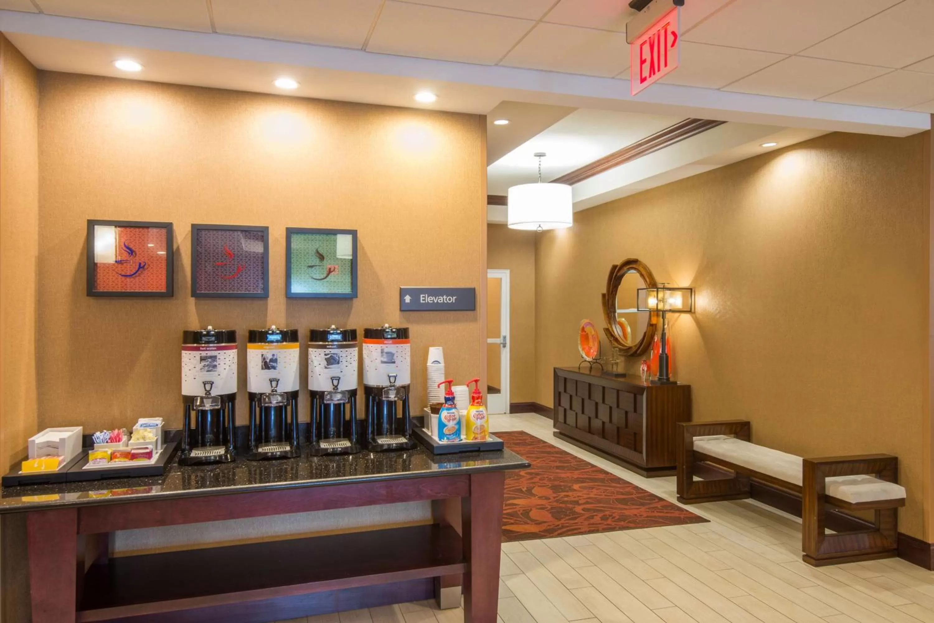 Food and drinks in Hampton Inn Kingston
