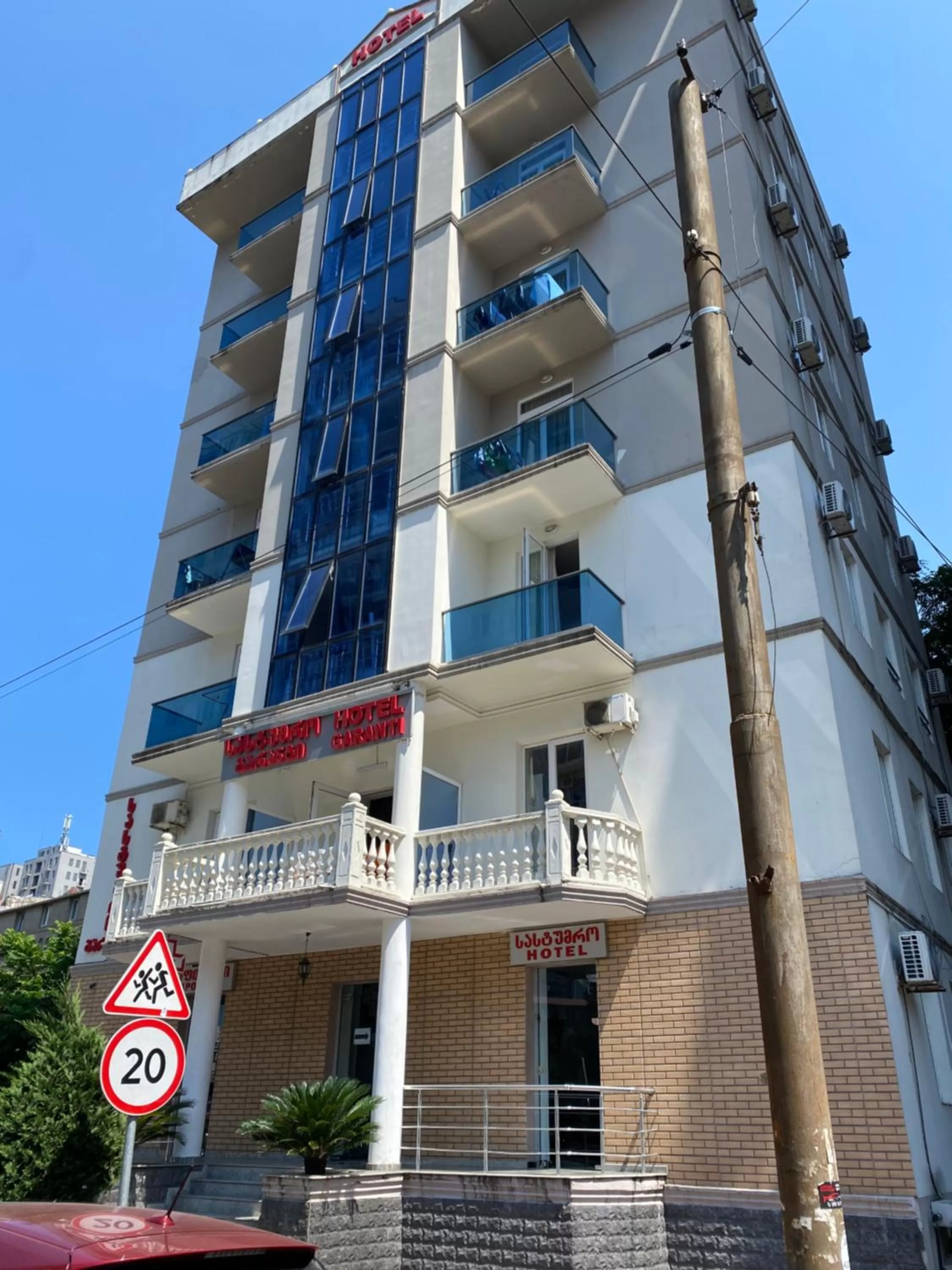 Property Building in Hotel Garanti