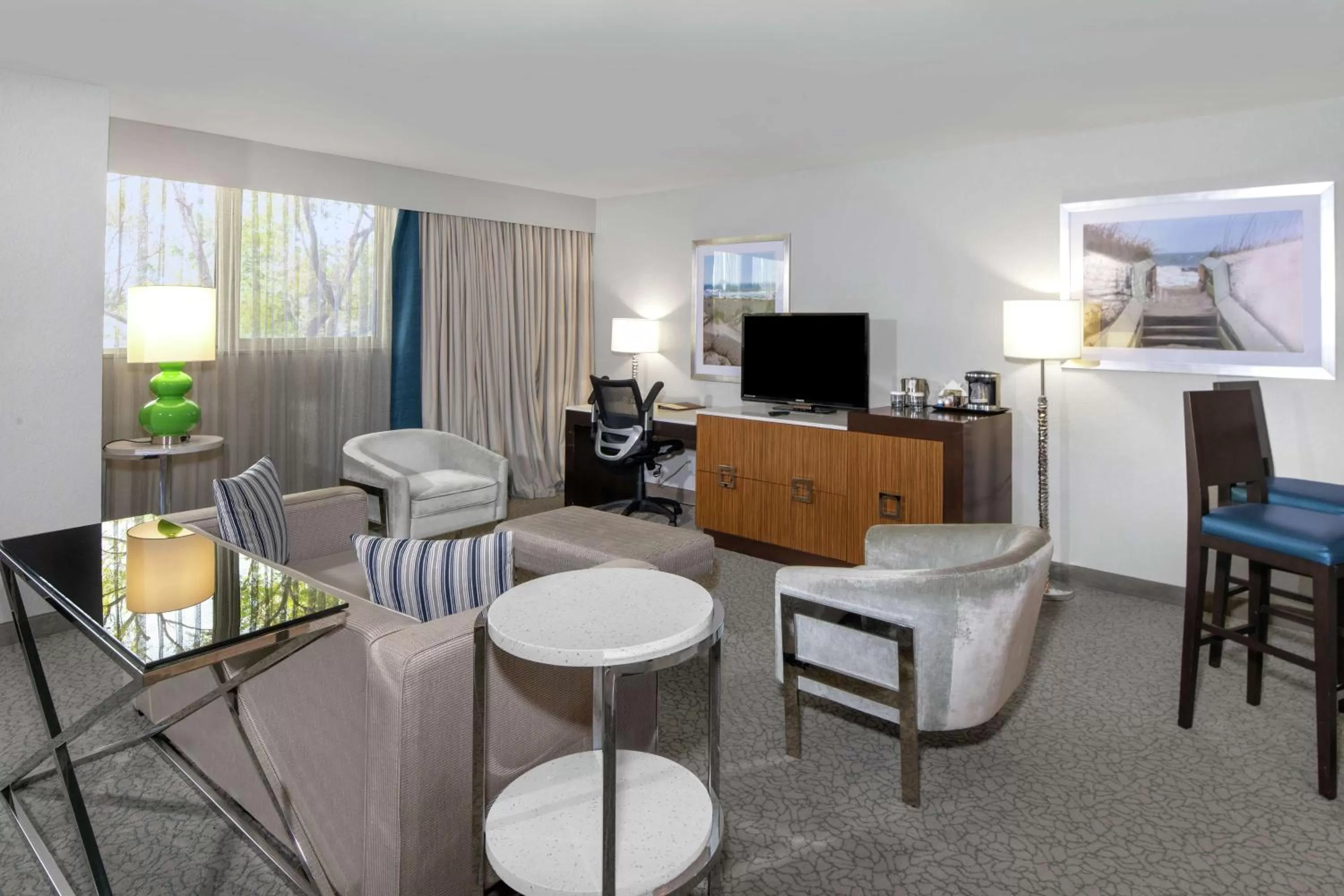Bedroom in DoubleTree by Hilton Hotel Jacksonville Airport