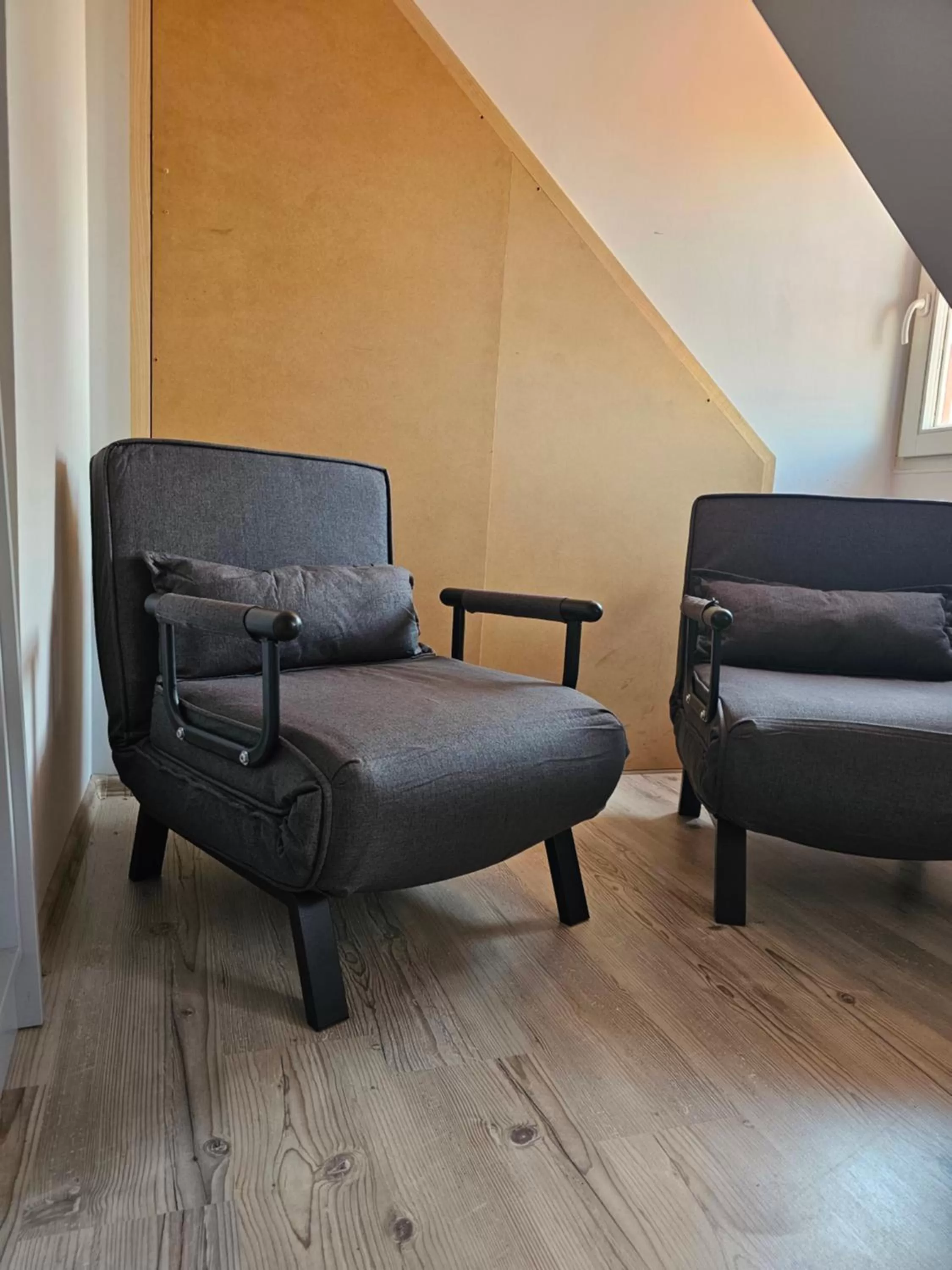 Bed, Seating Area in Historic Centre Residence