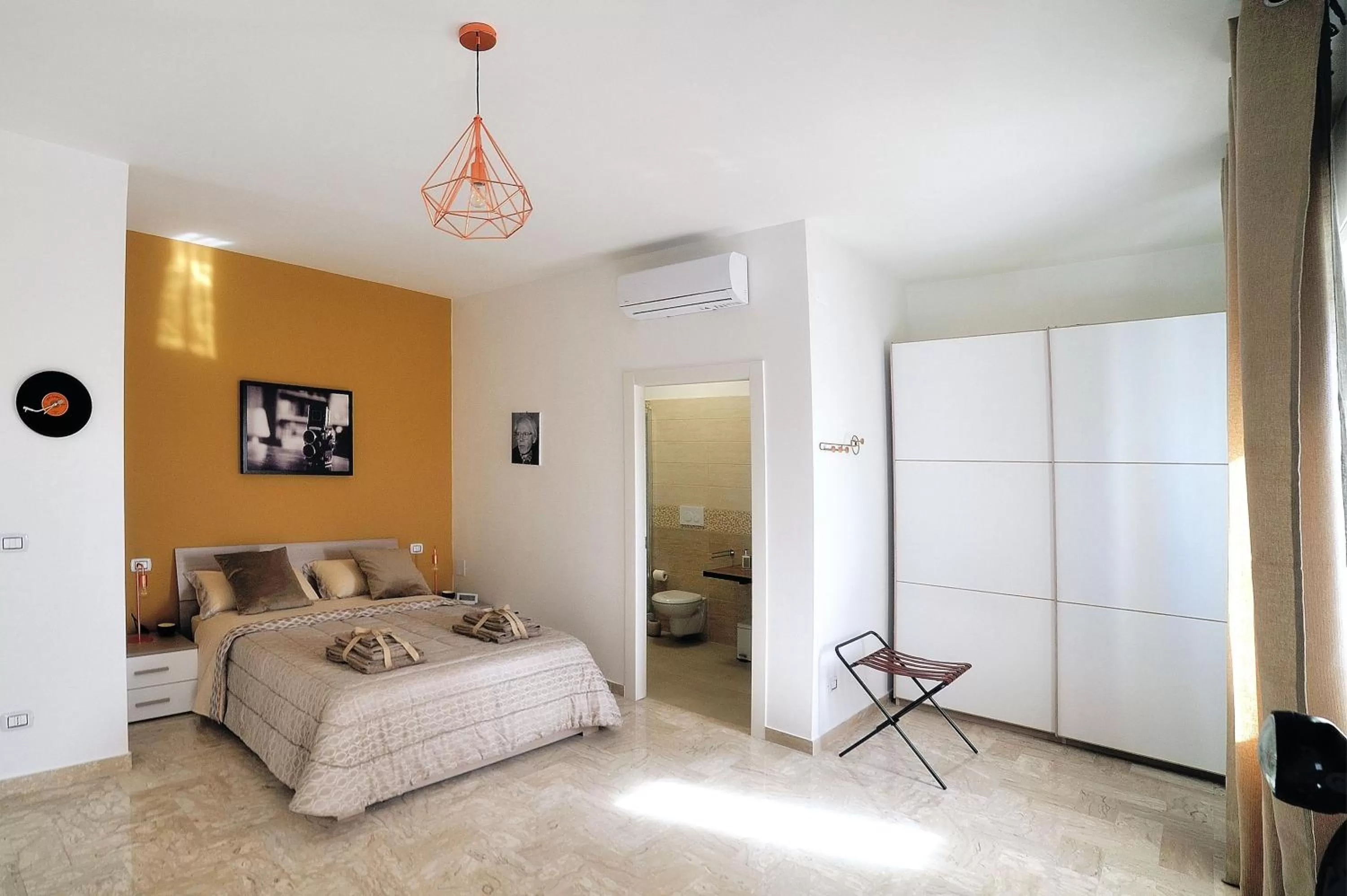 Photo of the whole room, Seating Area in B&B Donna Maria