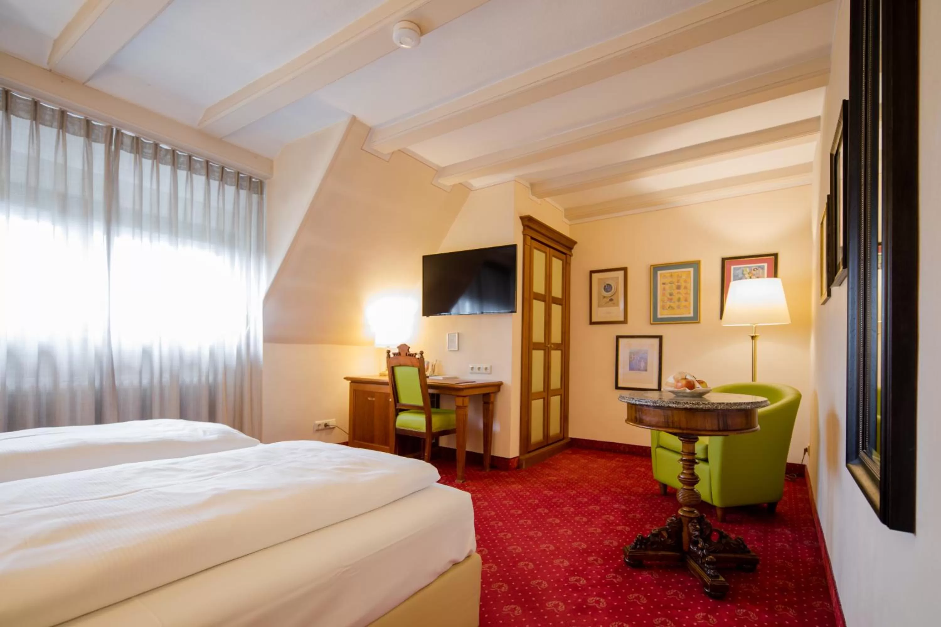 TV and multimedia, Bed in Simones Hotel Fürstenhof