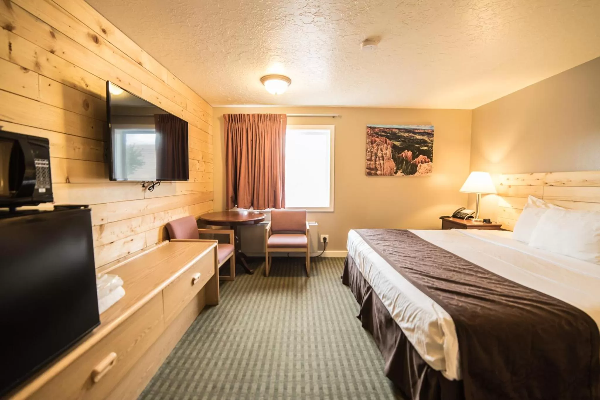 TV/Entertainment Center in Red Ledges Inn