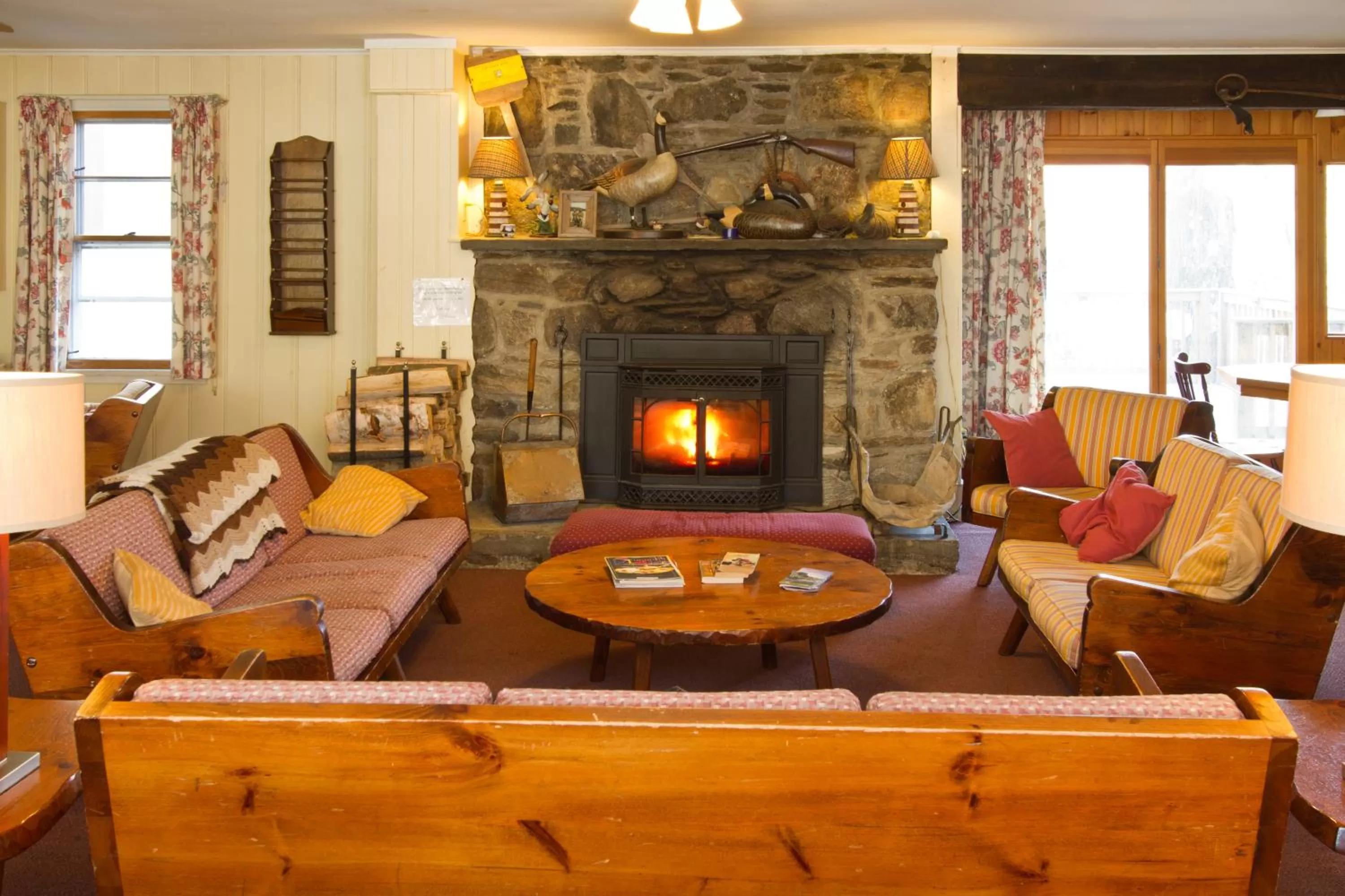 Living room, Seating Area in Gray Ghost Inn