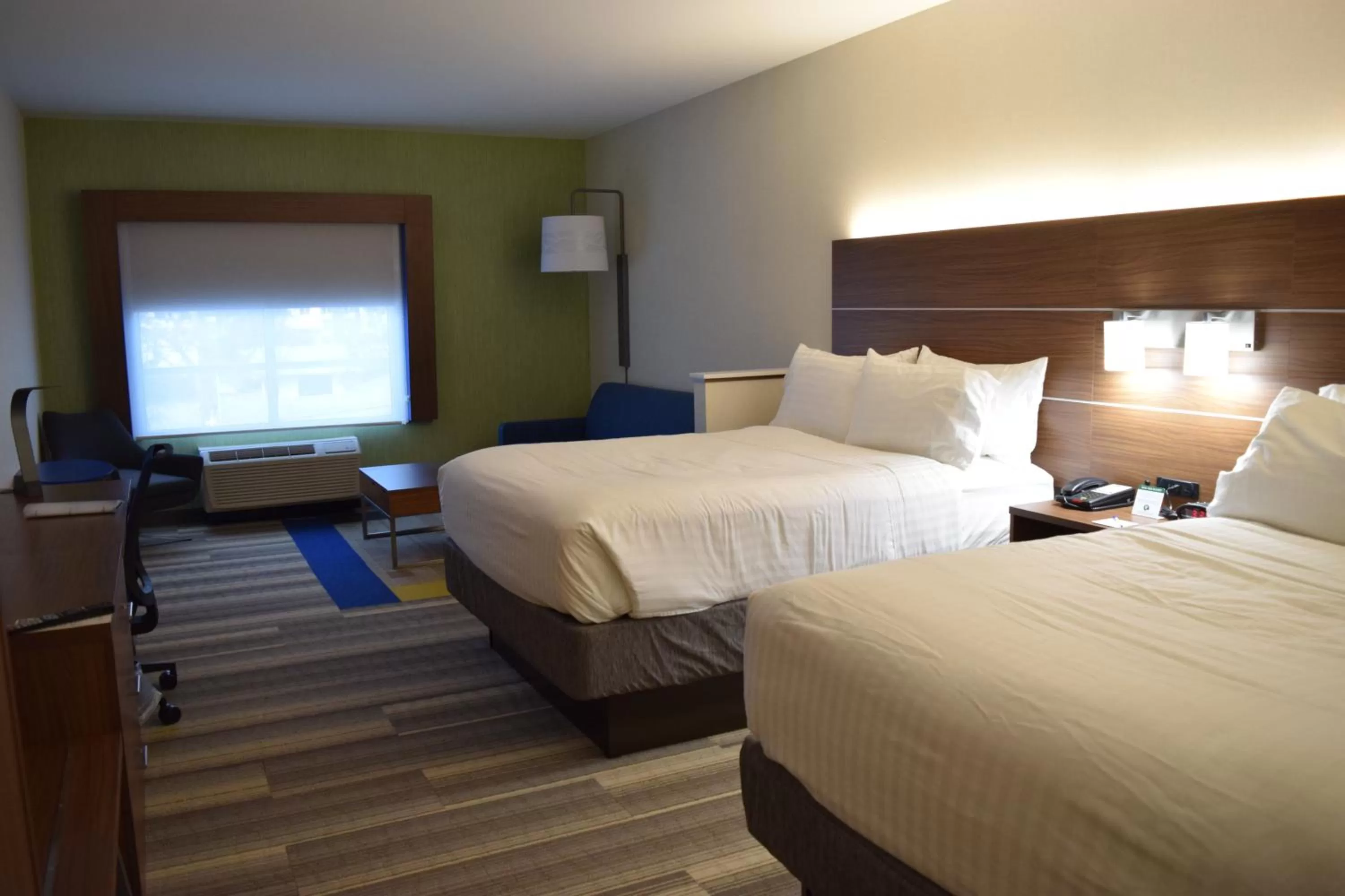 Photo of the whole room, Bed in Holiday Inn Express & Suites Ithaca by IHG