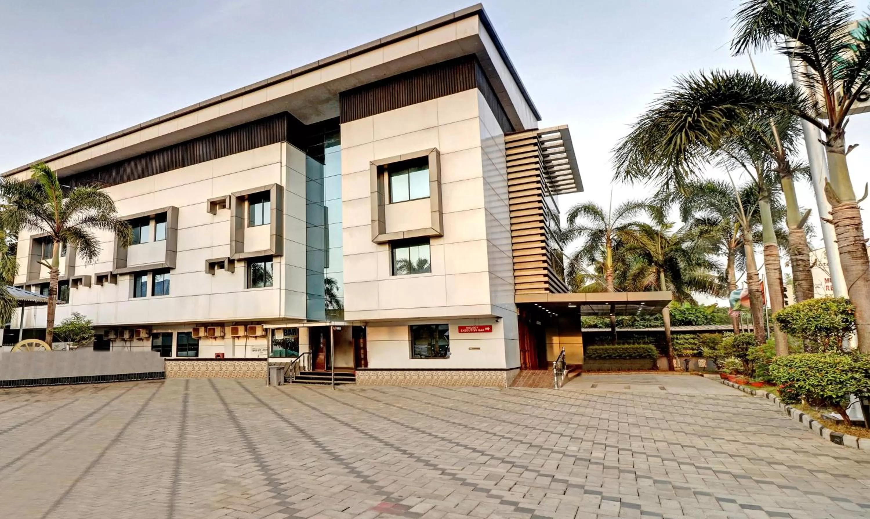 Facade/entrance in Treebo Symphony Hotels And Resorts Angamally