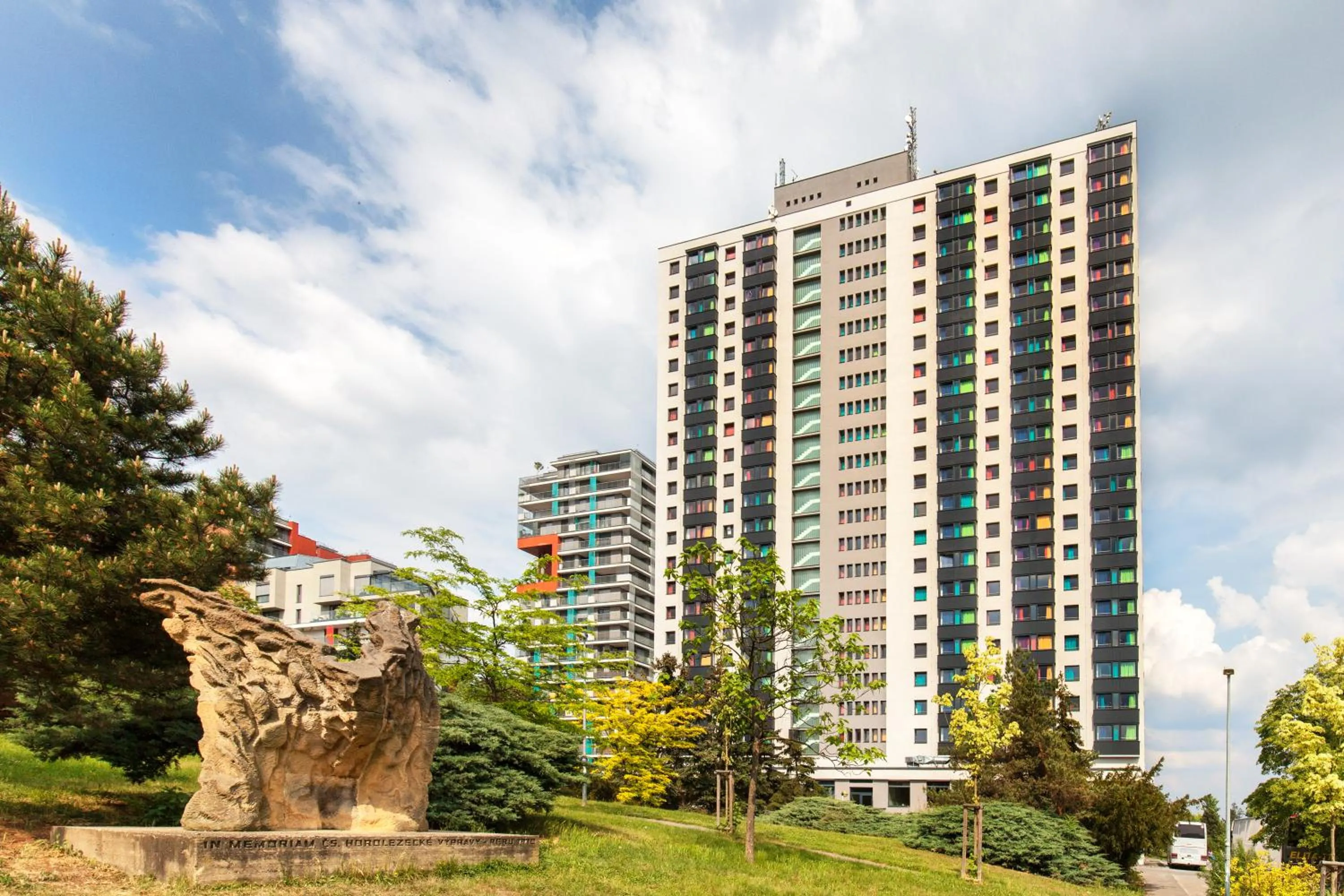 Facade/entrance in a&o Prague Rhea