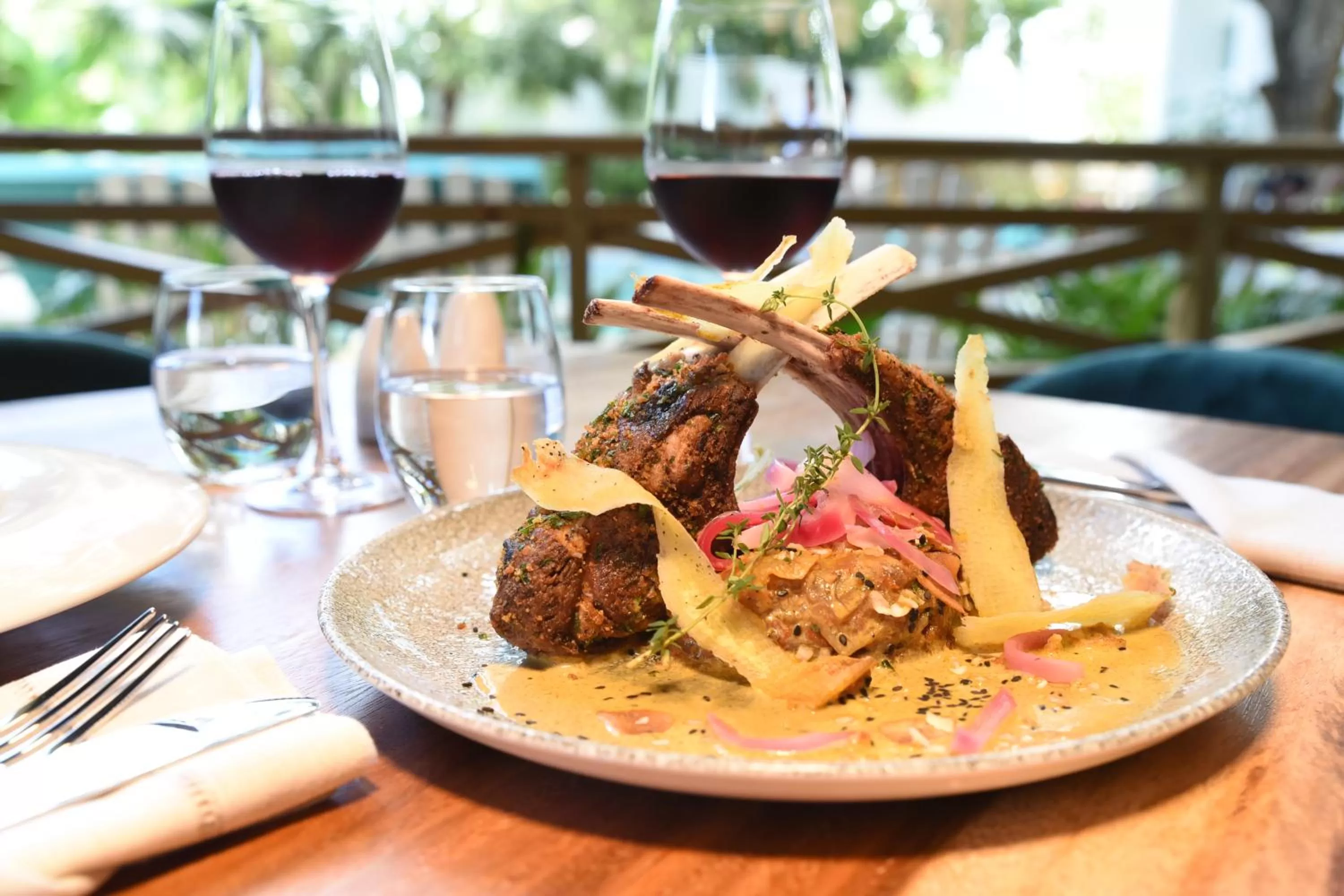 Restaurant/places to eat in Saman Boutique Hotel By Mint