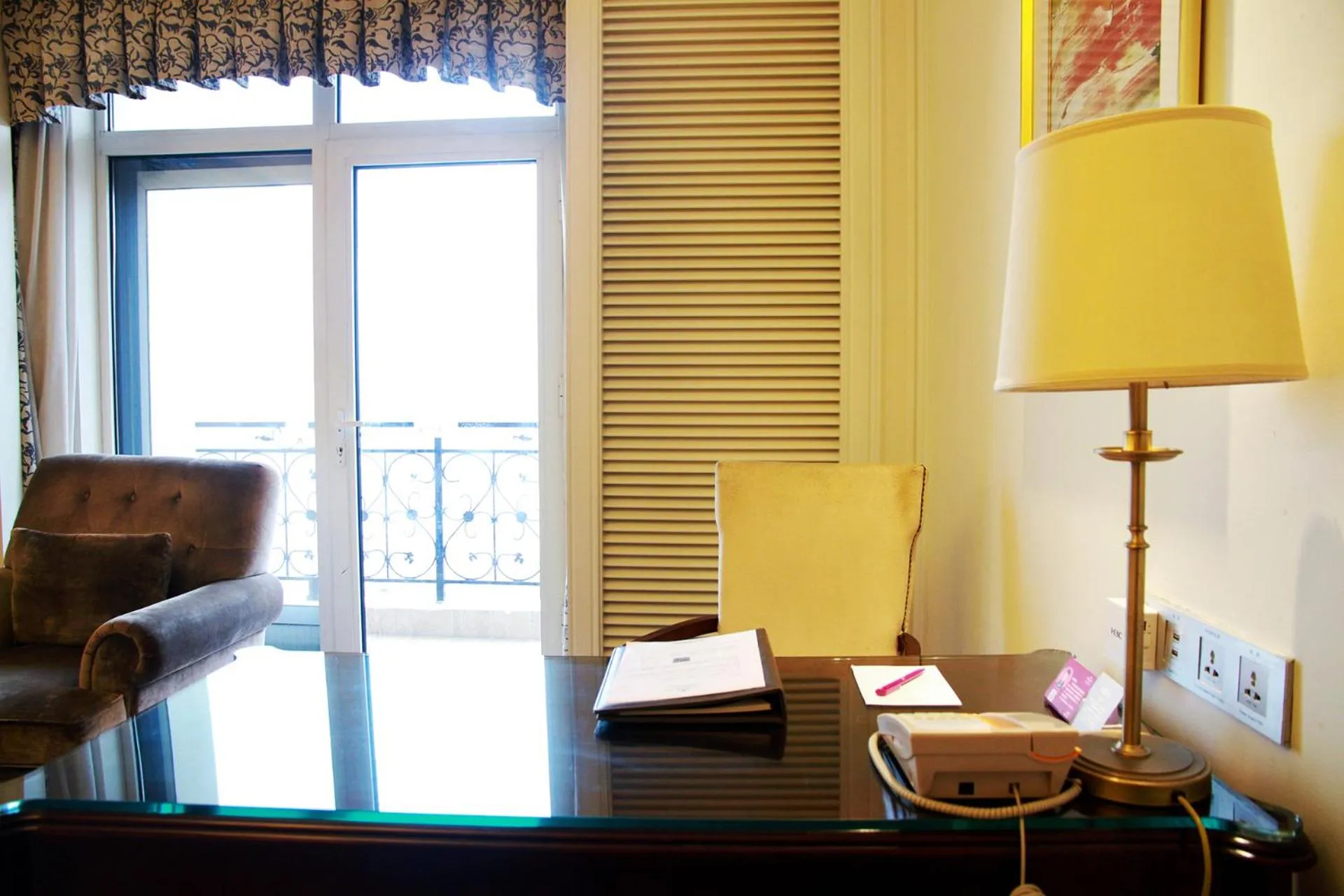 Photo of the whole room in Crowne Plaza Ocean Spring Resort by IHG