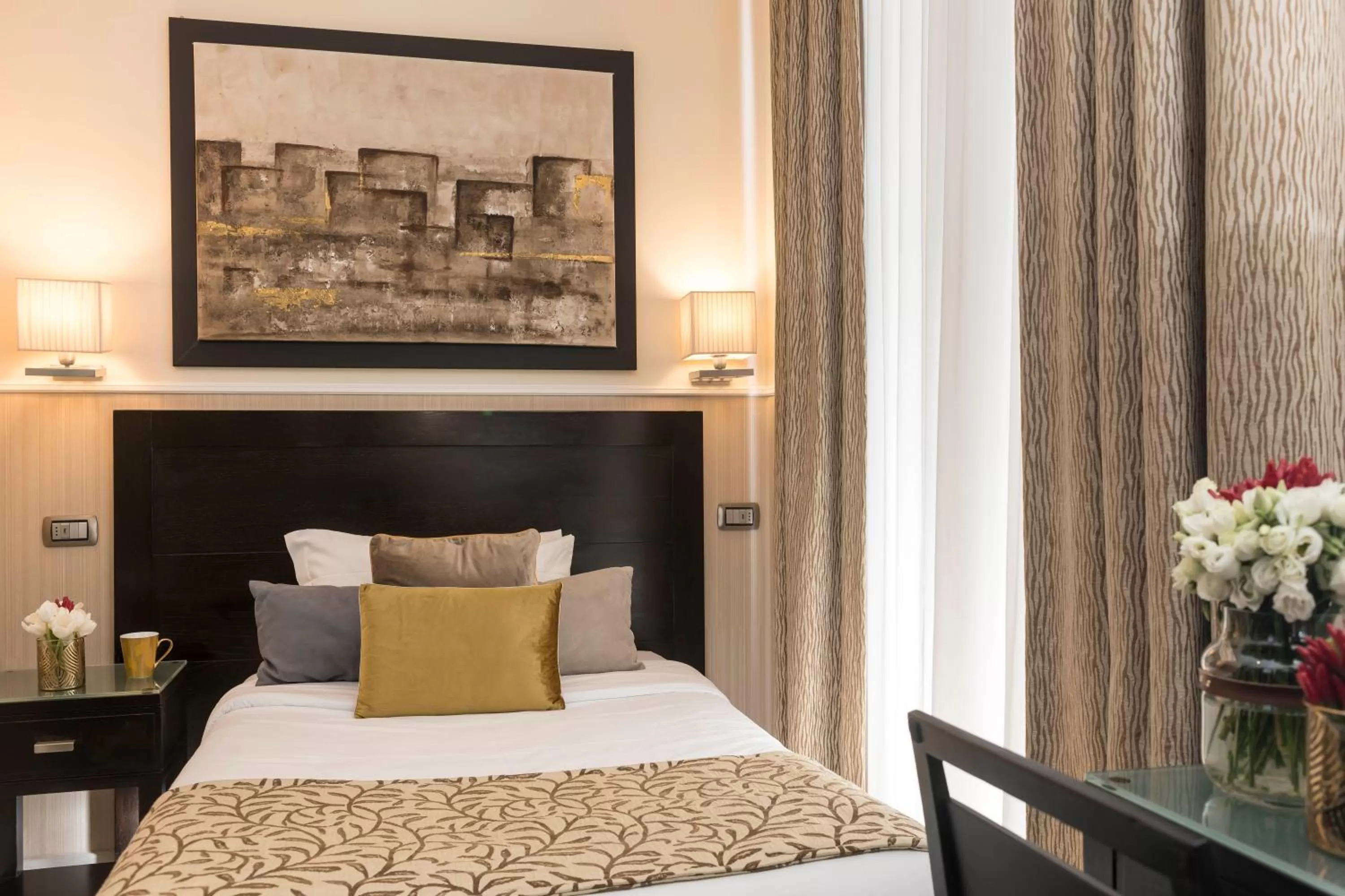 Bedroom, Bed in Yes Hotel Boutique Rome