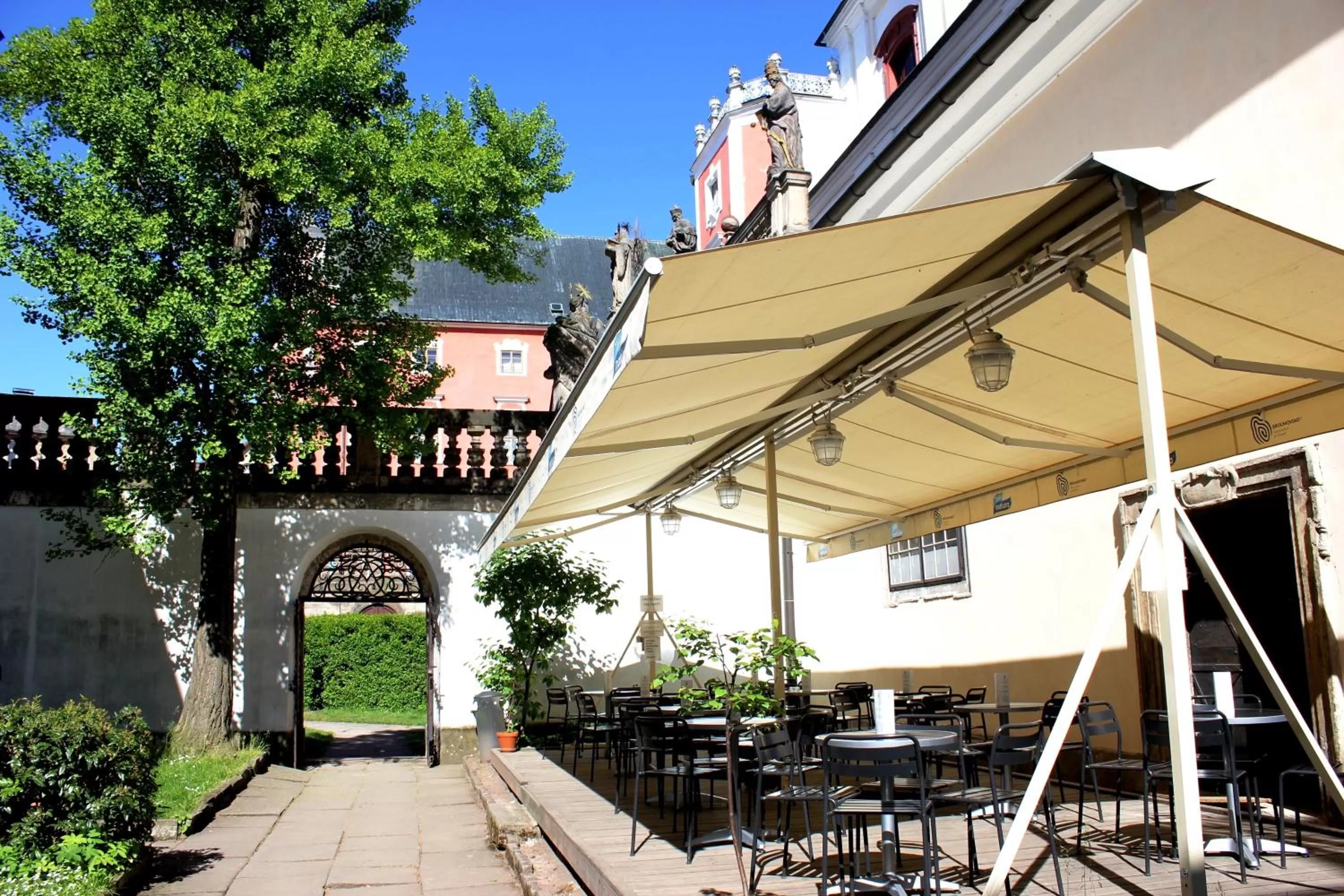 Restaurant/places to eat in Dům Hostů Klášter Broumov