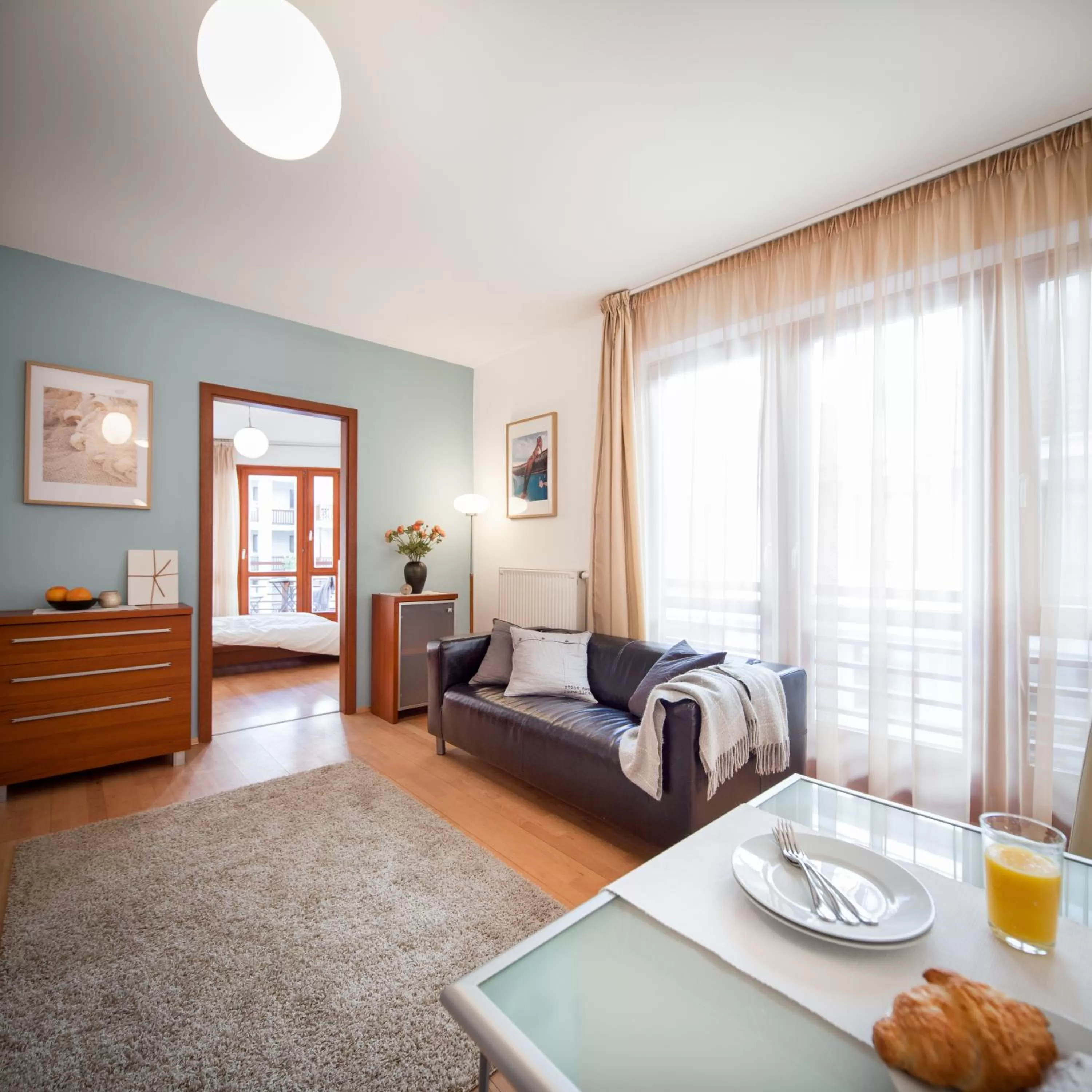 Living room, Bed in Lord Residence