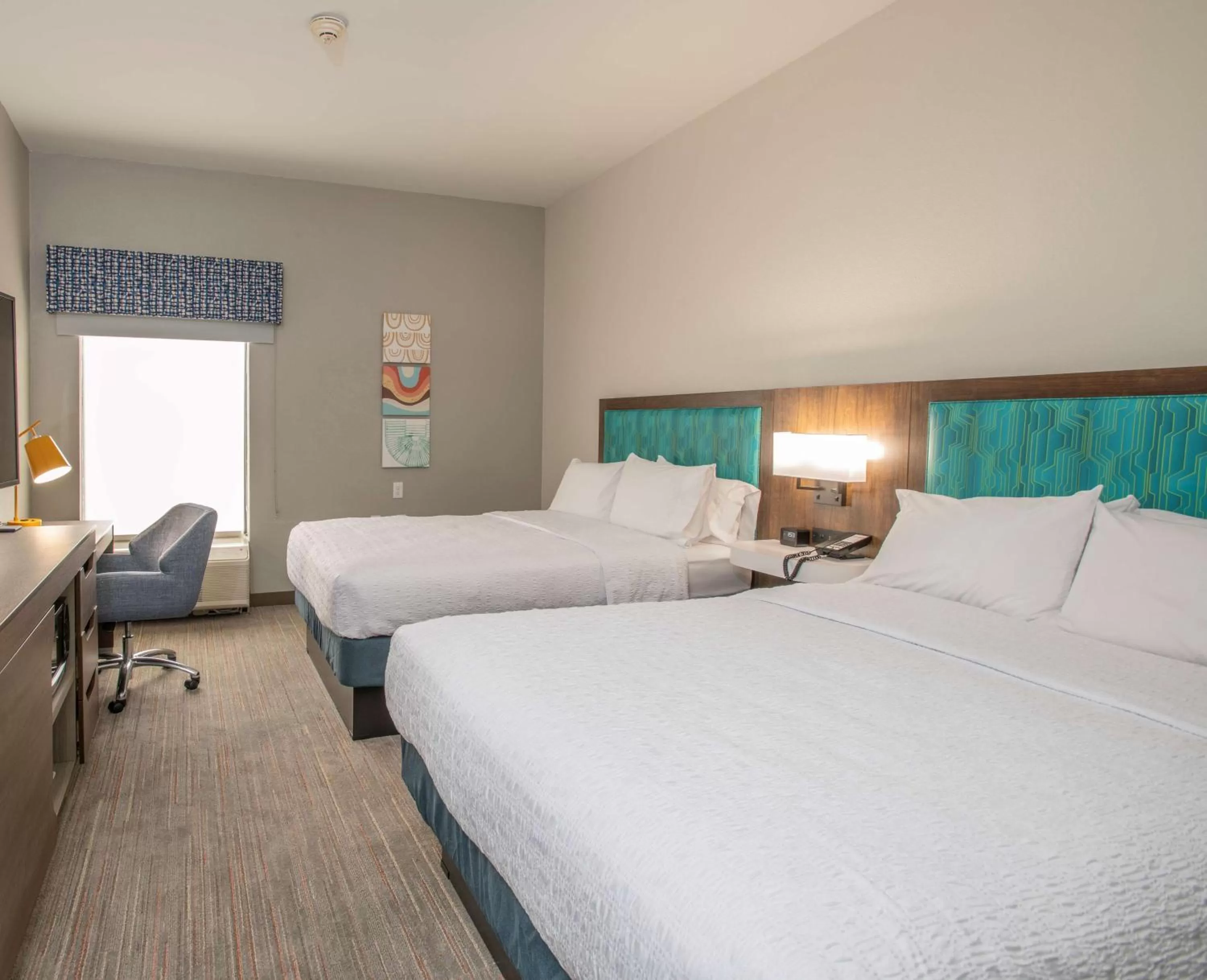 Bed in Hampton Inn Dry Ridge