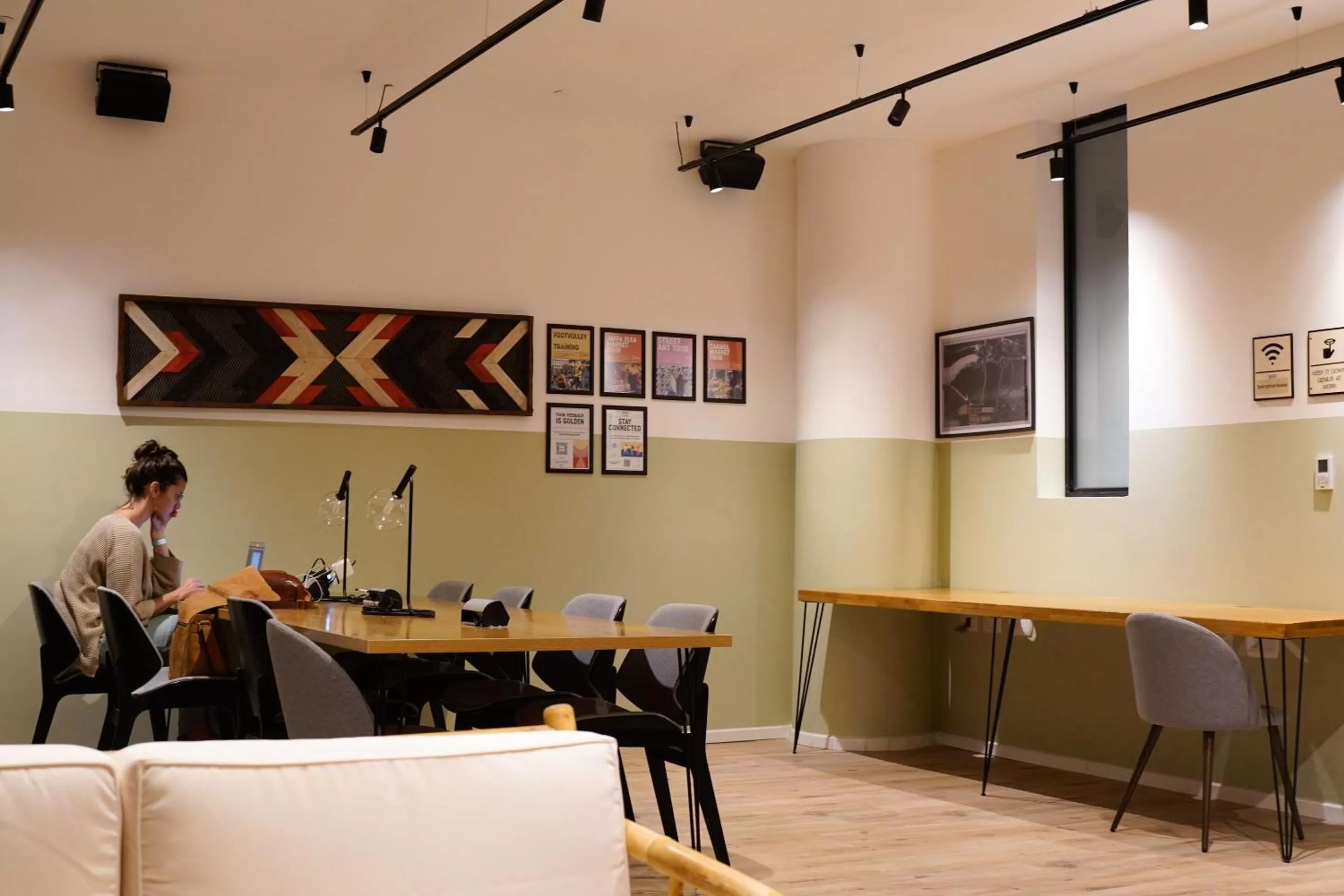 Business facilities in Selina Tel Aviv Beach