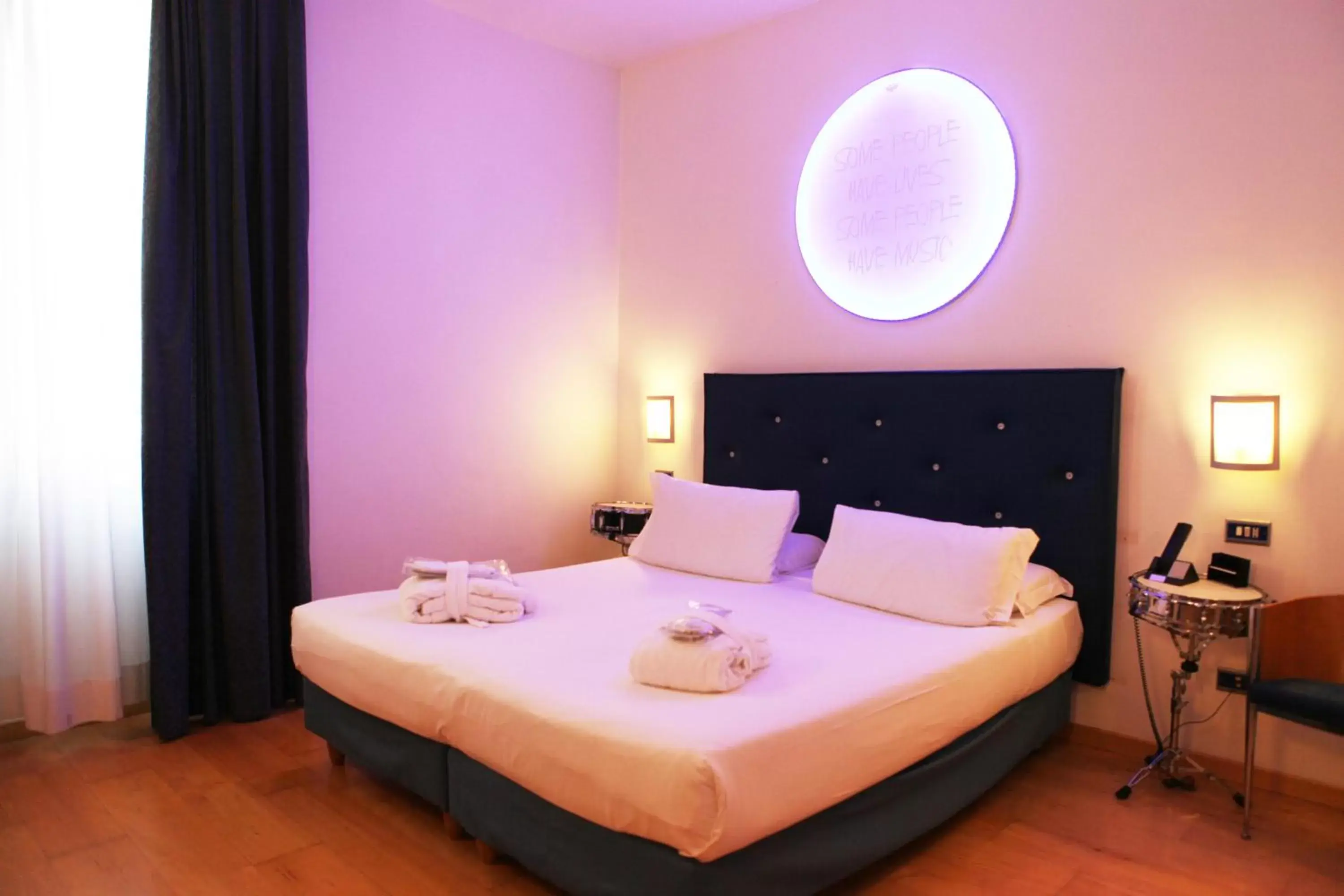 Deluxe Double or Twin Room in Hotel Franklin Feel The Sound Deluxe Double or Twin Room in Hotel Franklin Feel The Sound