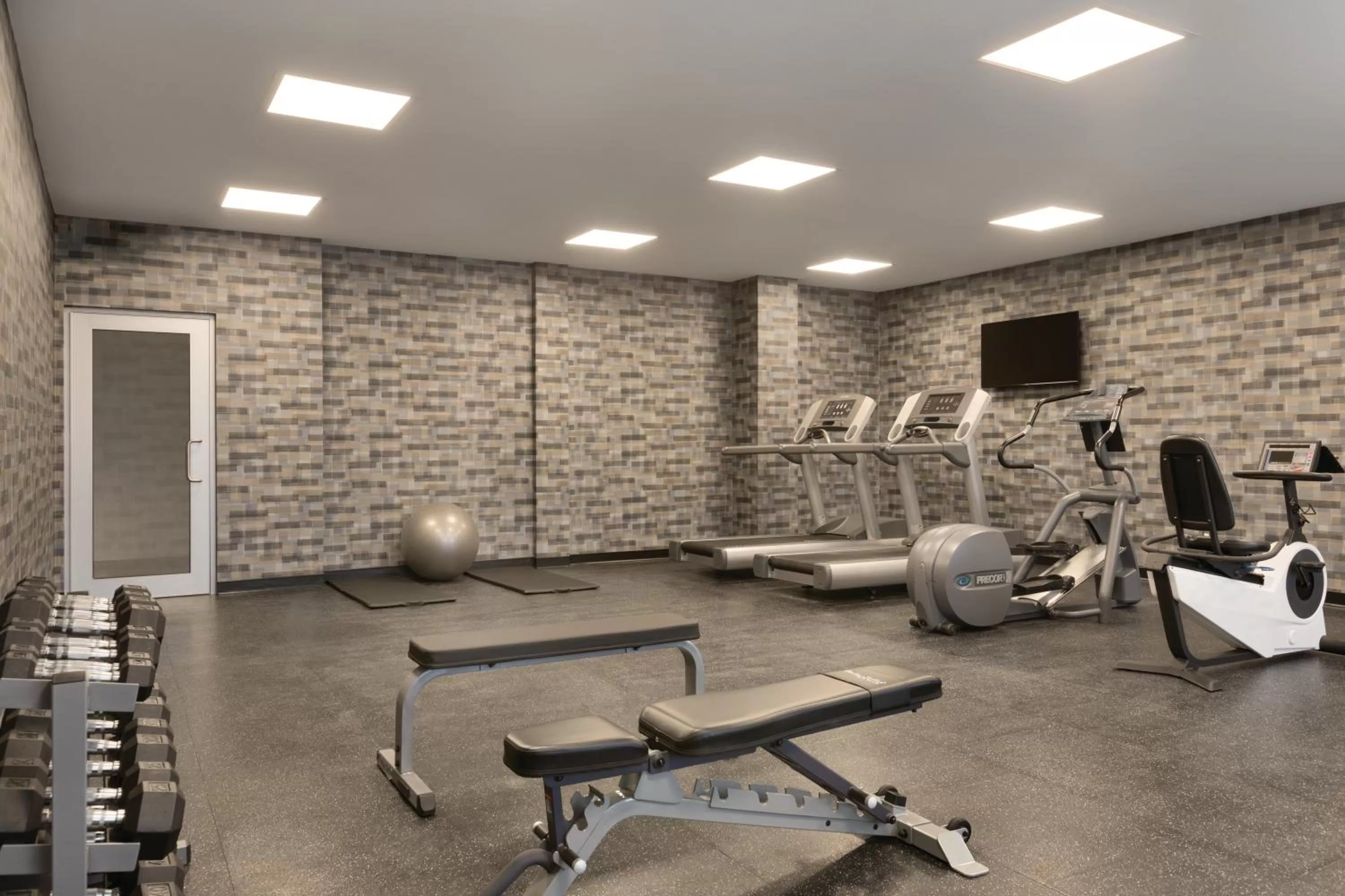 Fitness centre/facilities in Radisson Kingswood Hotel & Suites, Fredericton