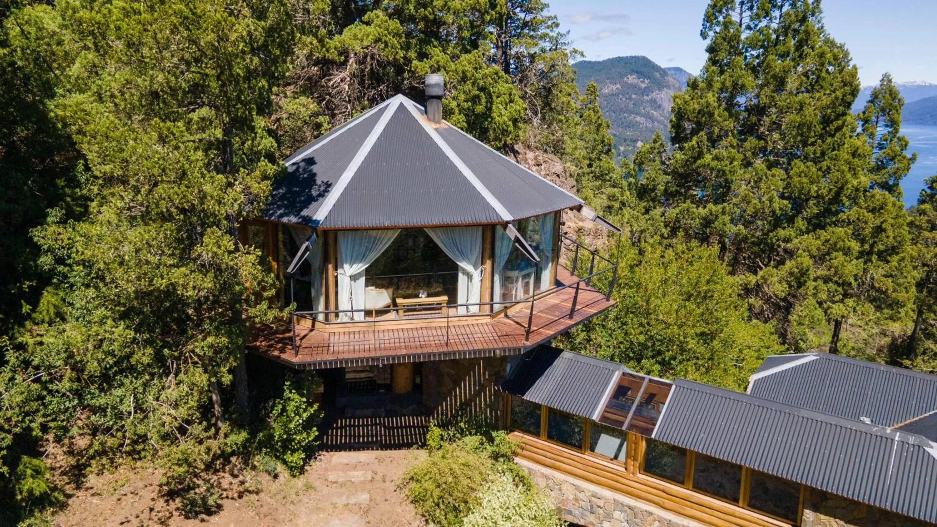 Property building in Arrayan Lake View Mountain Lodge & Casa De Te Arrayan