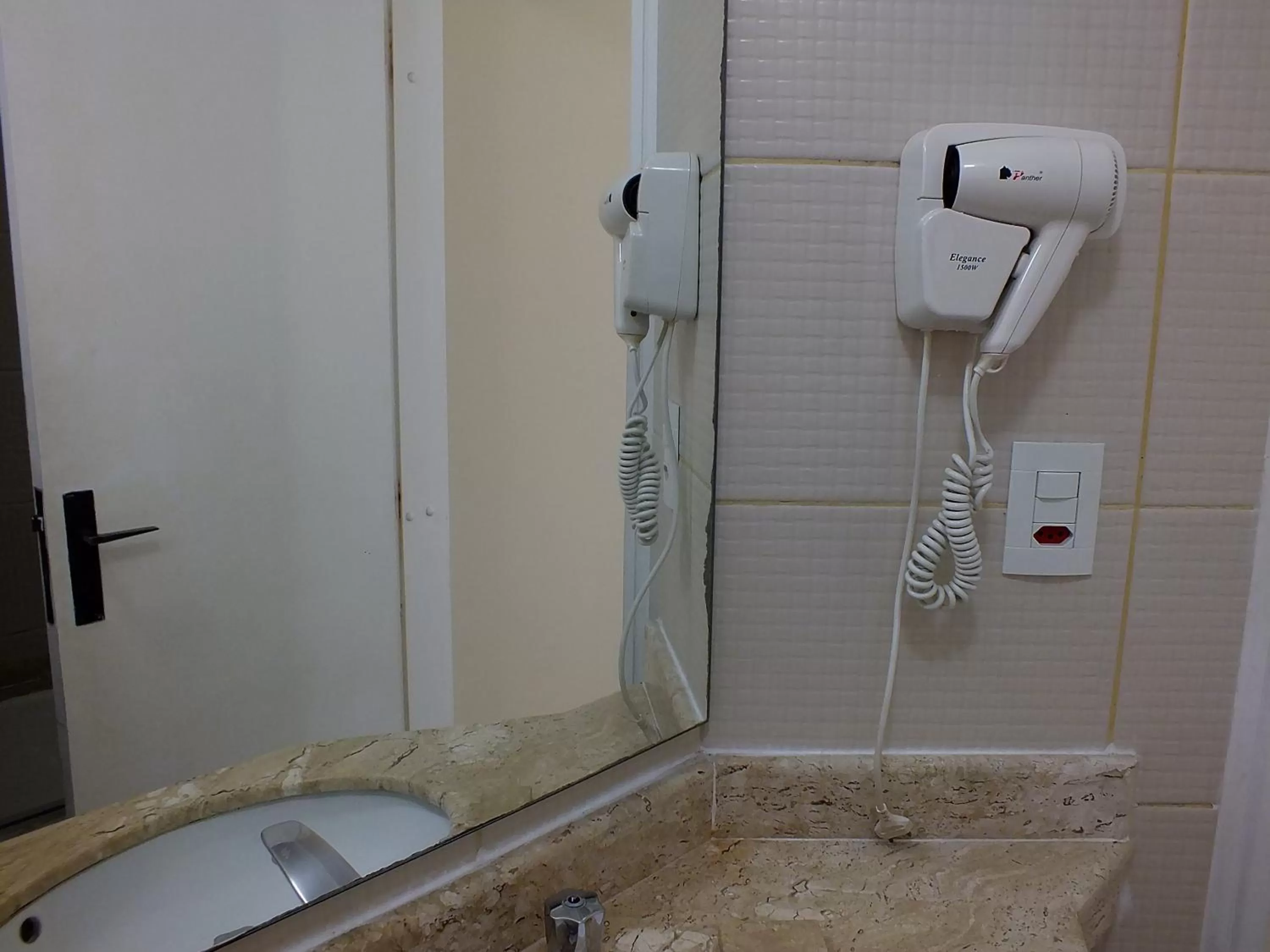 Bathroom in Hotel Nacional Inn Curitiba Torres