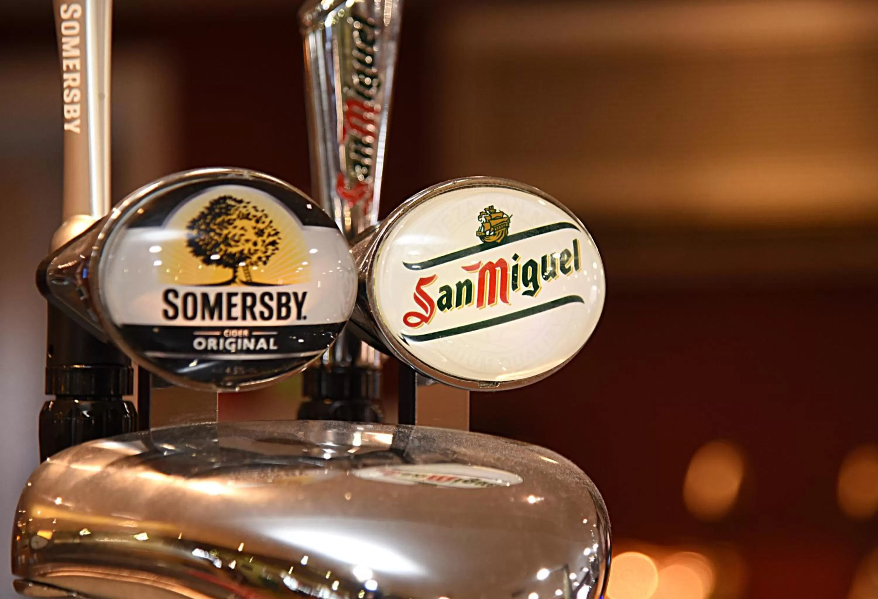 Lounge or bar in Holiday Inn Express Liverpool-Albert Dock by IHG