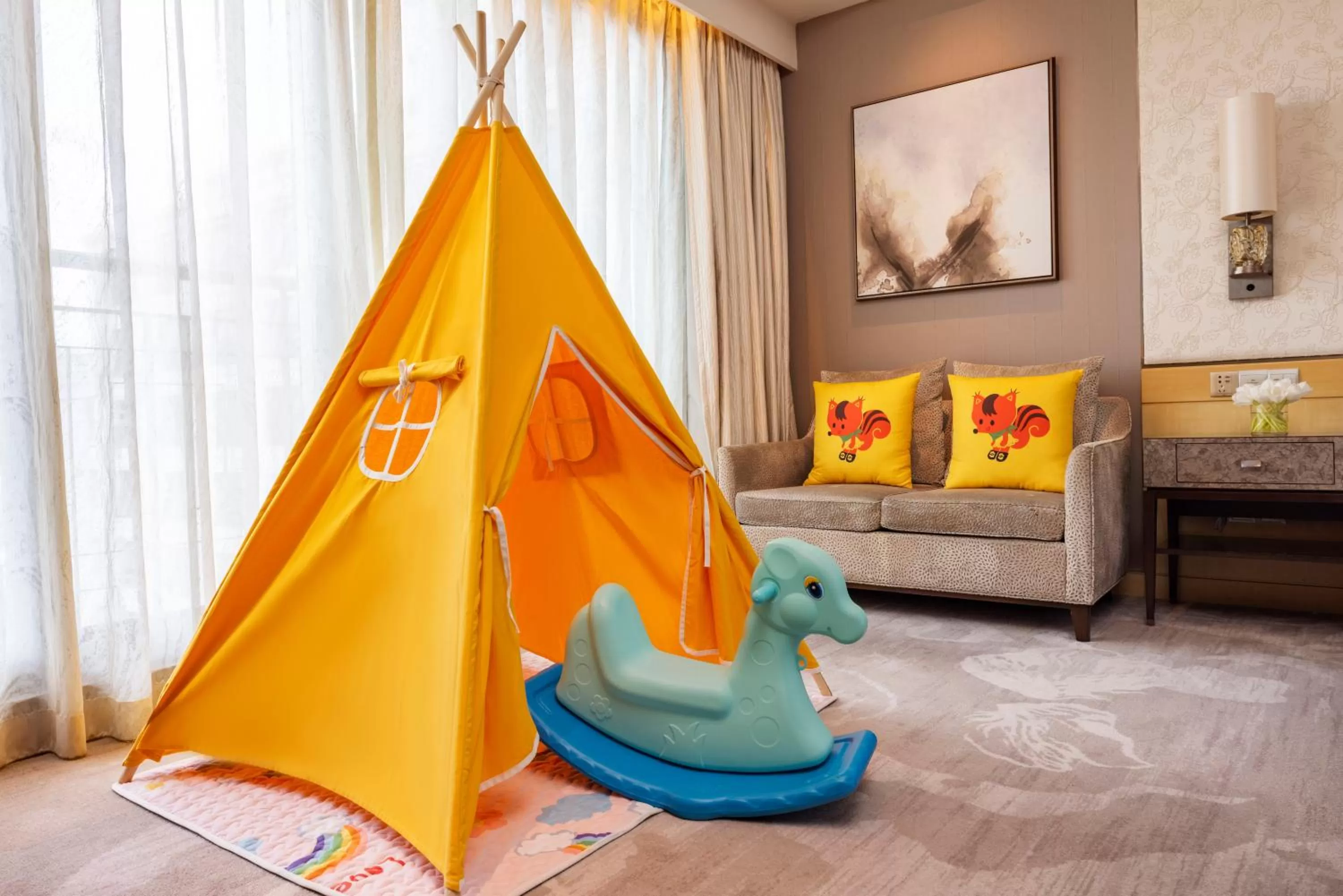 Photo of the whole room in Midtown Shangri-La, Hangzhou