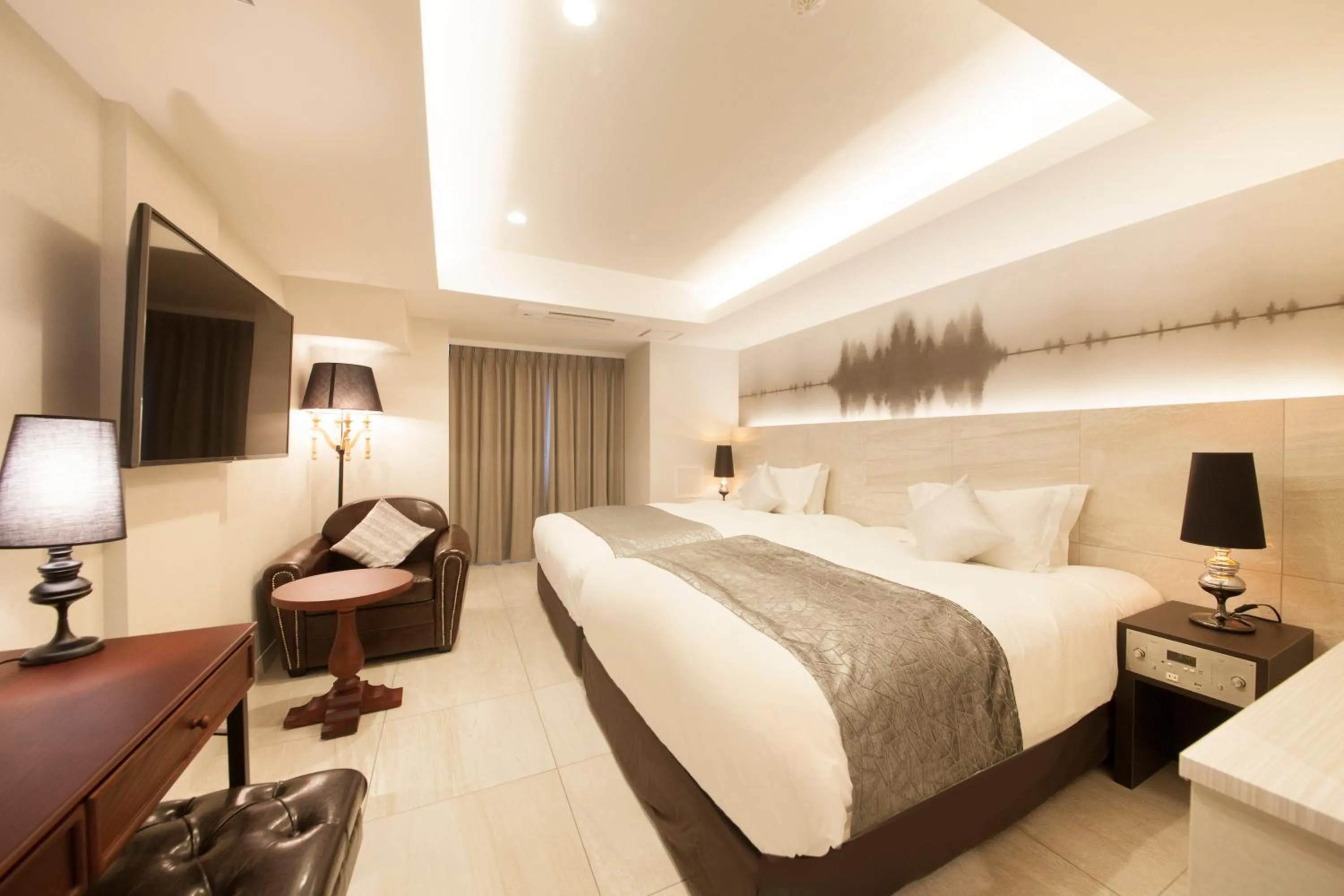 Photo of the whole room, Bed in The Centurion Classic Akasaka