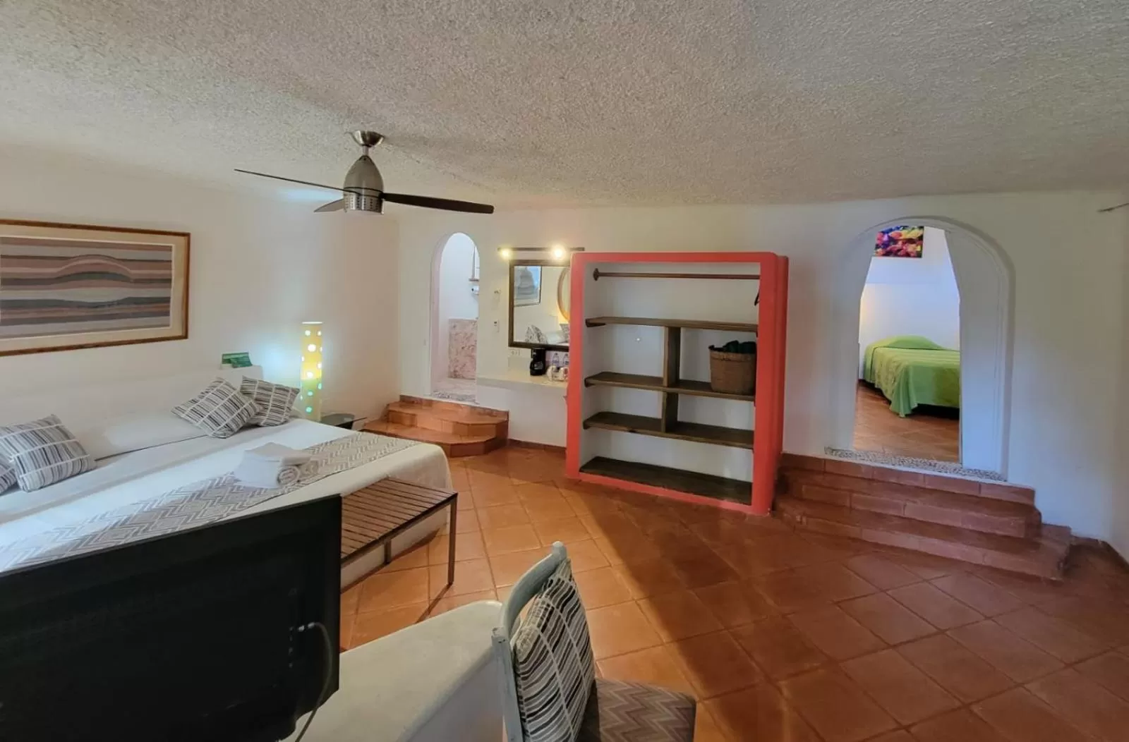 Photo of the whole room, Bed in Maria's Kan Kin