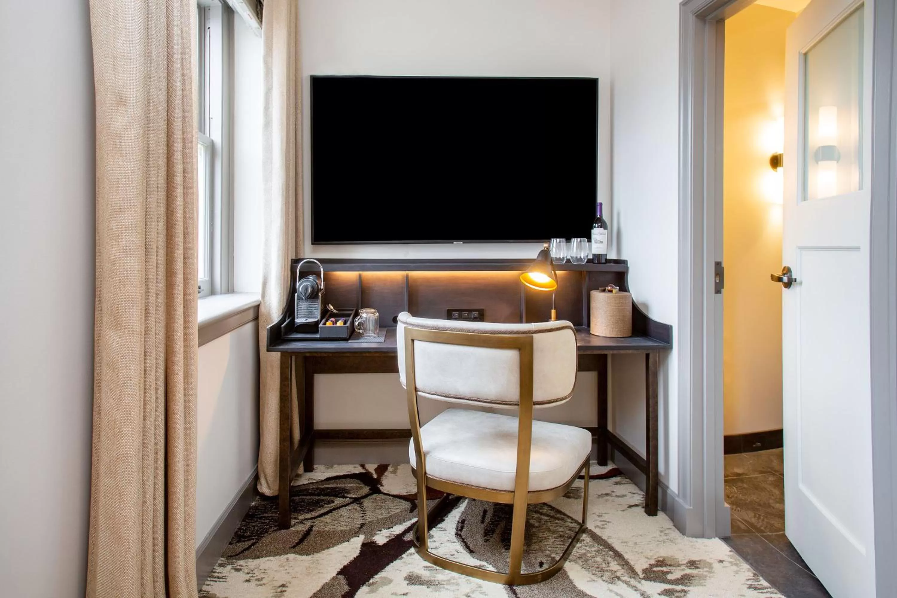 TV and multimedia in The Lodge at St Edward Park