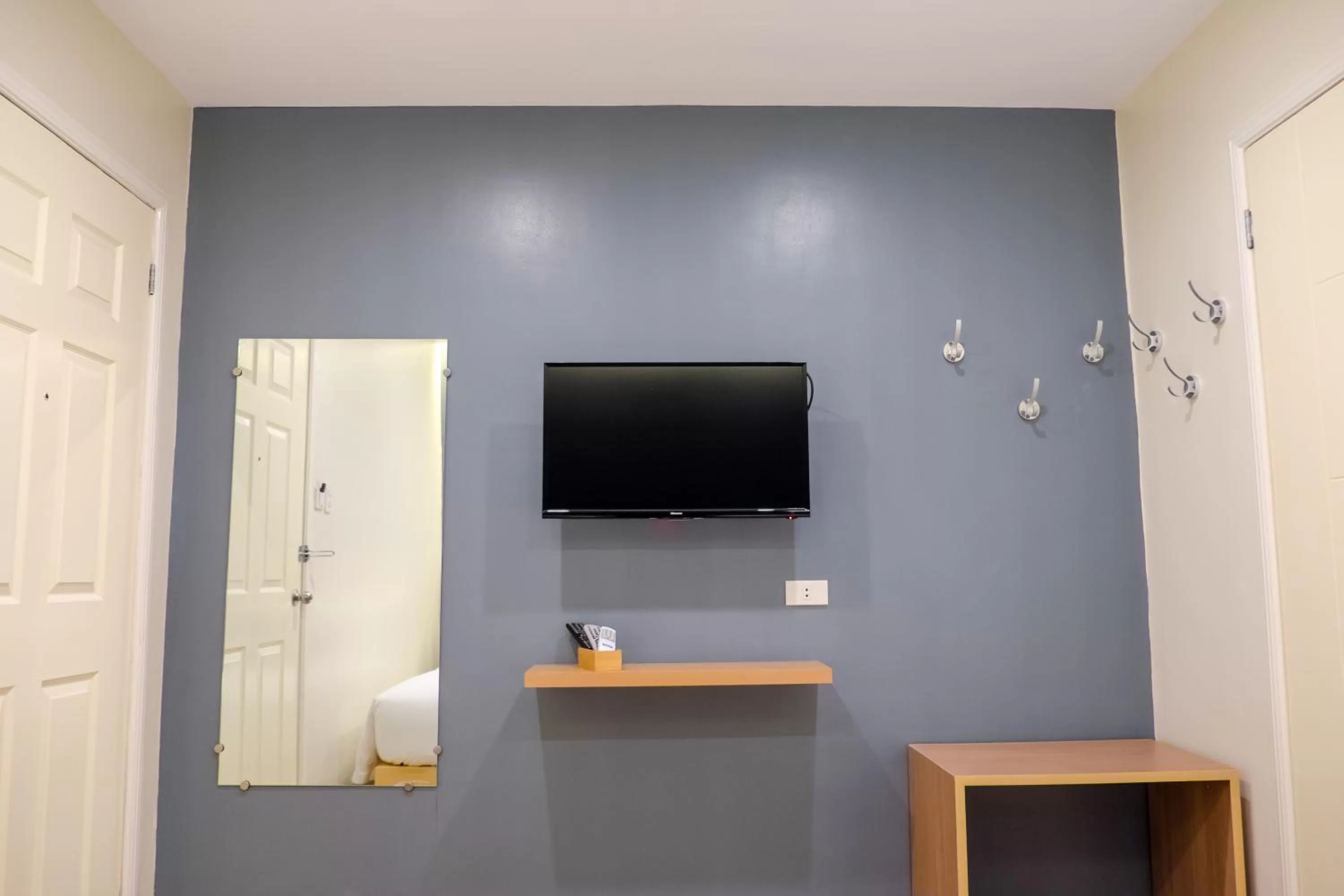 TV and multimedia in Bridge Hotel