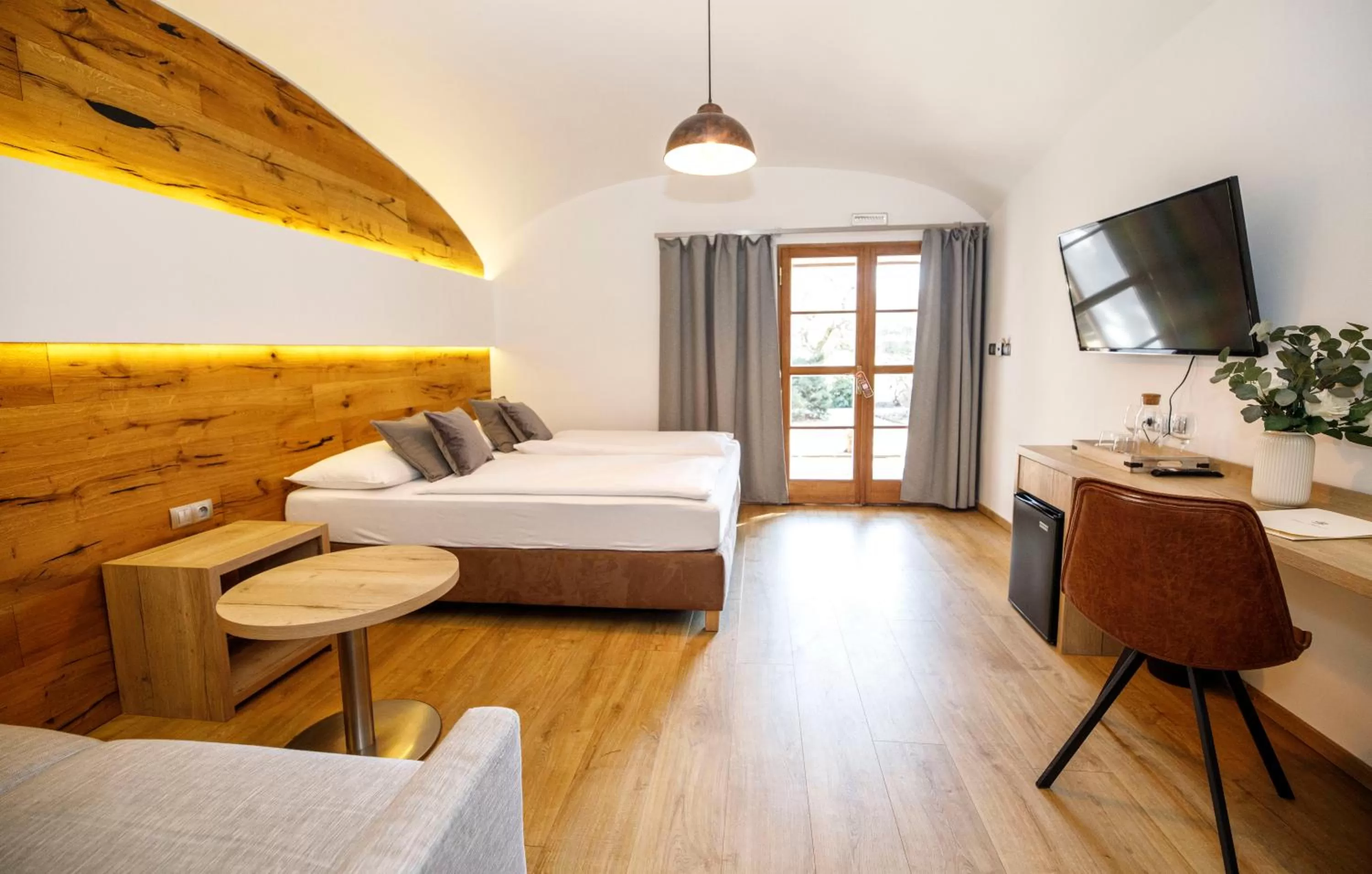 Property building, Bed in Dvůr Pecínov