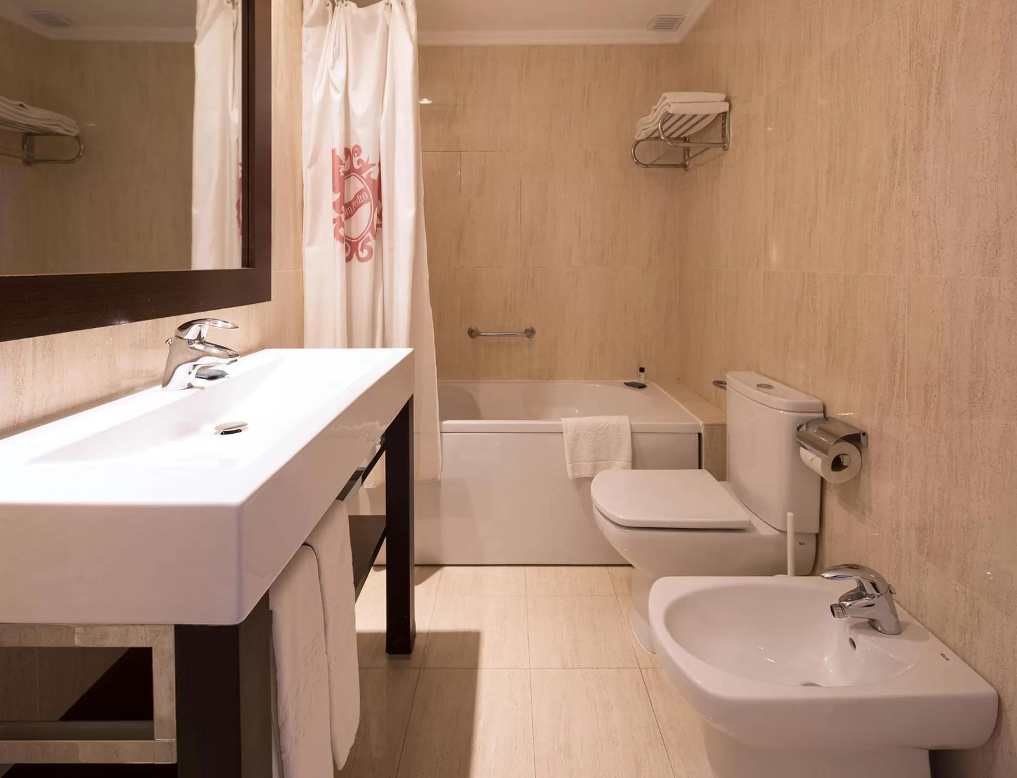 Bathroom in Dom Pedro Lagos