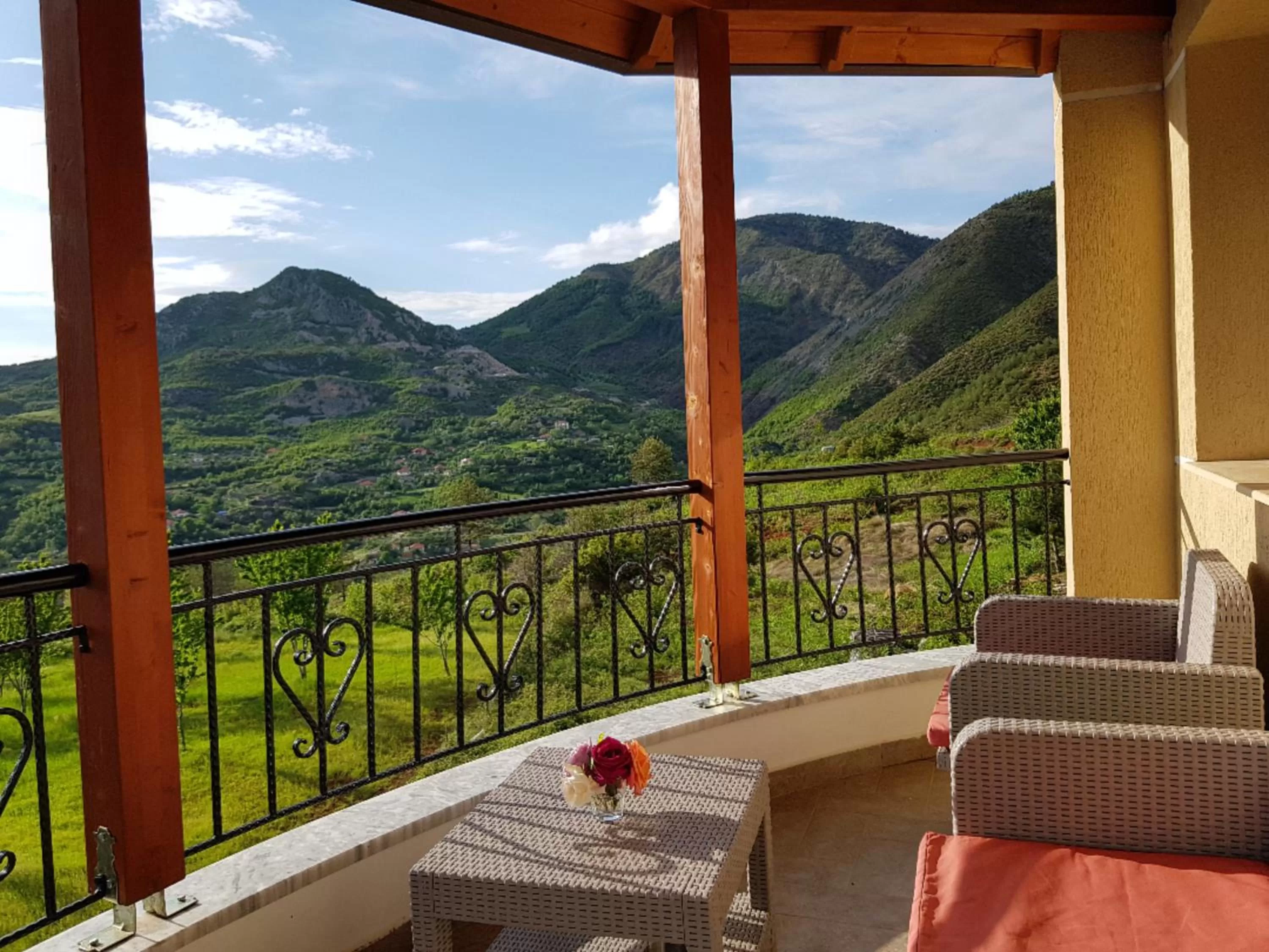 Mountain View in Sofra E Shpatit