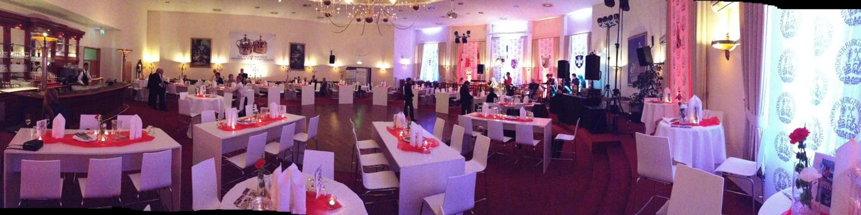 Restaurant/places to eat in Victoria Hotel