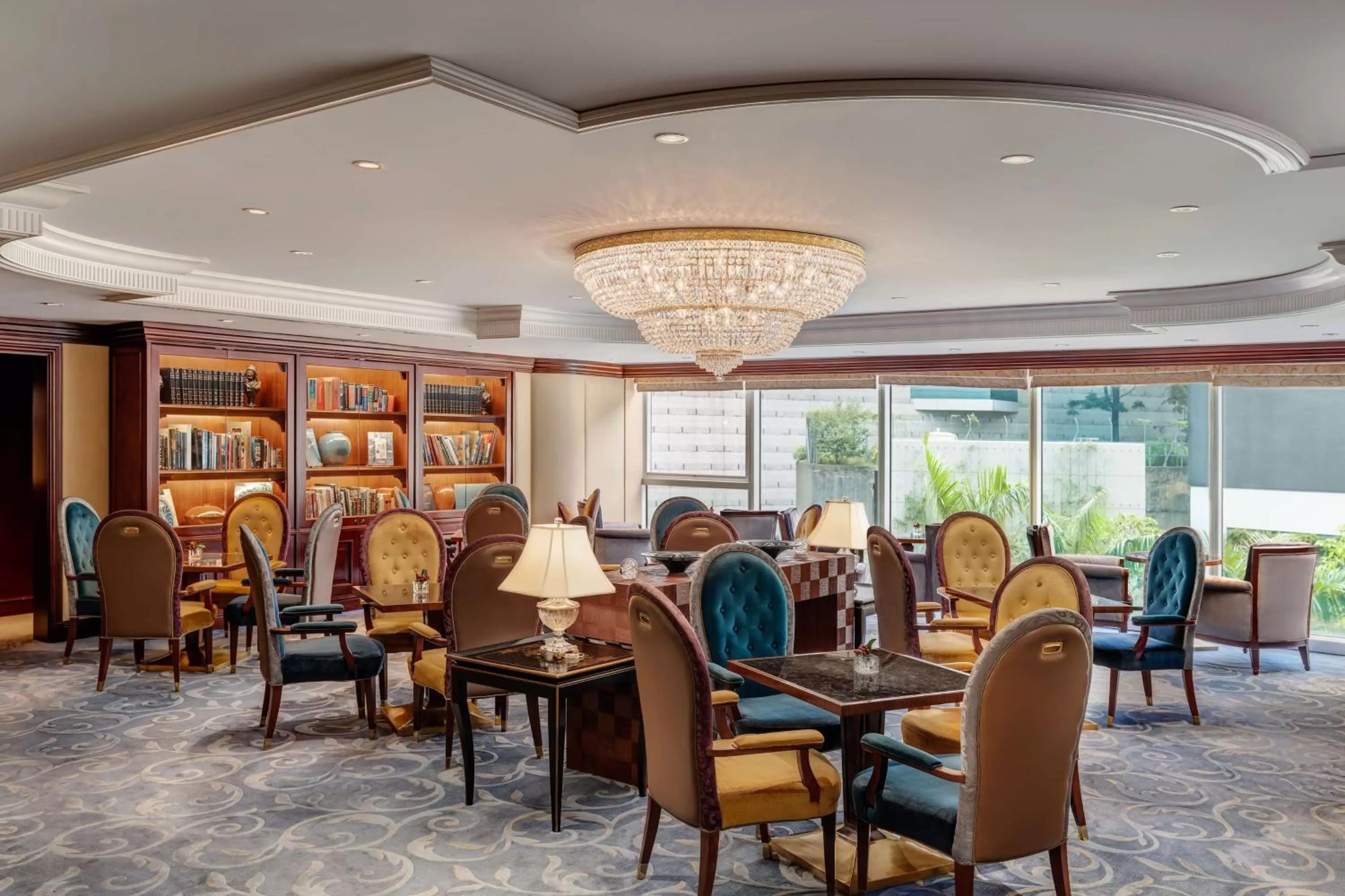 Lounge or bar in Island Shangri-La, Hong Kong