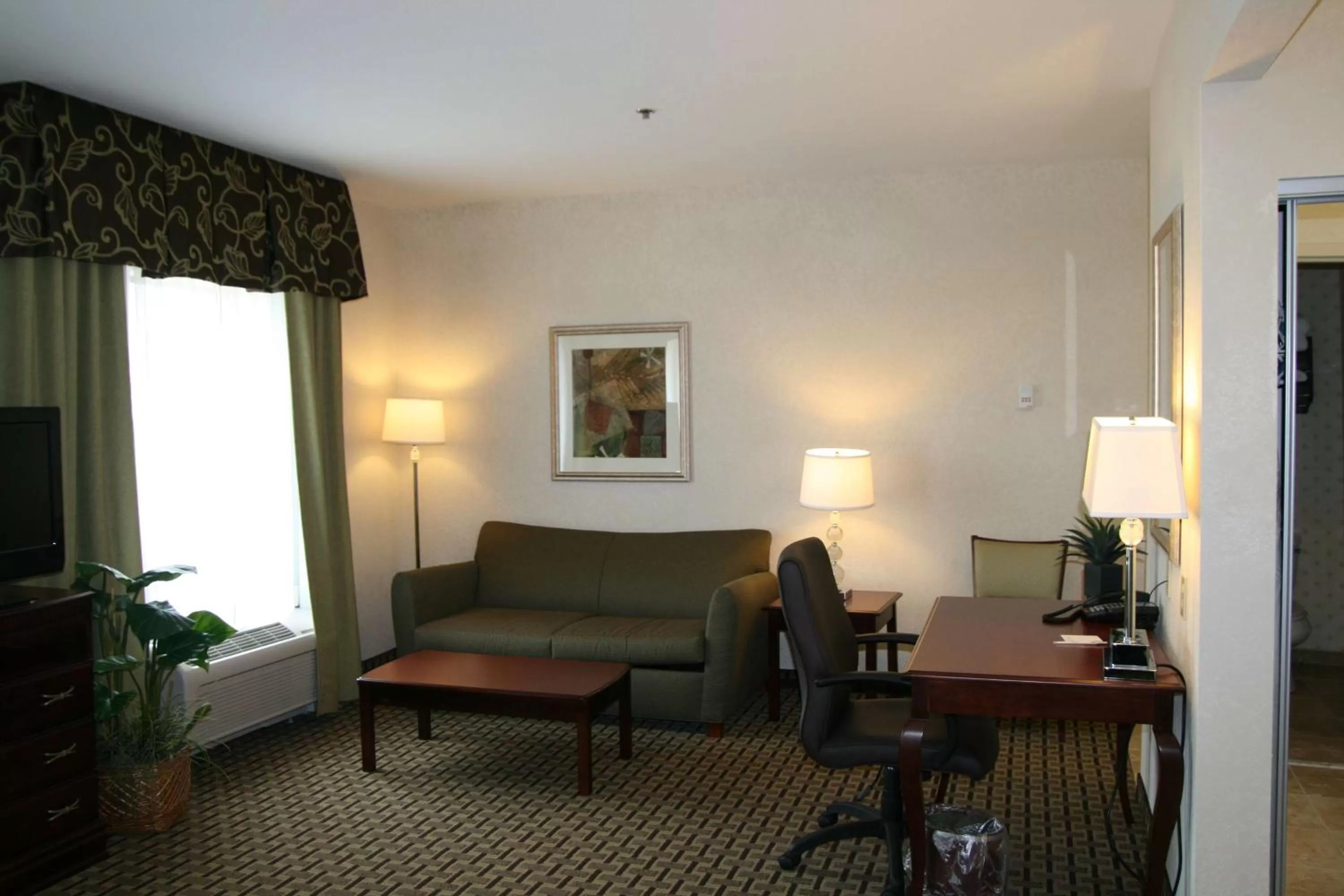 Living room in Hampton Inn & Suites Cleveland-Mentor