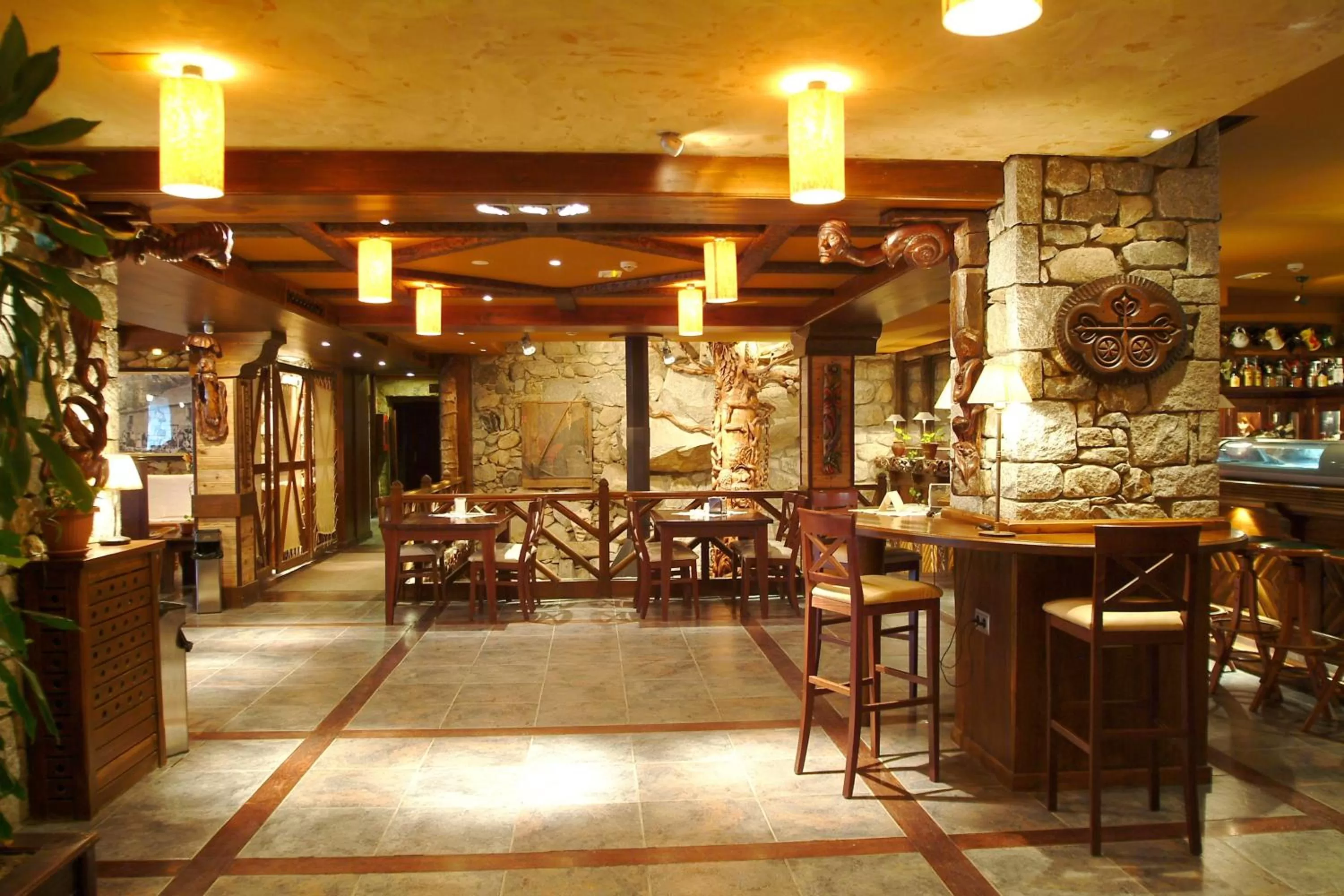Lounge or bar in Hotel Hospital de Benasque