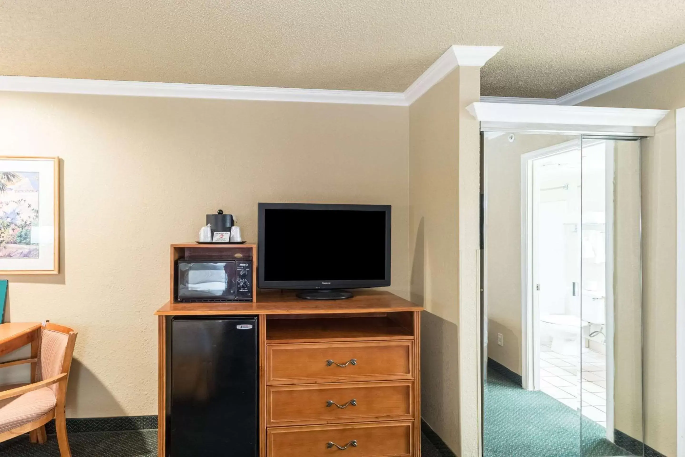 King Room - Accessible/Non-Smoking in Quality Inn Casa Grande I-10 King Room - Accessible/Non-Smoking in Quality Inn Casa Grande I-10