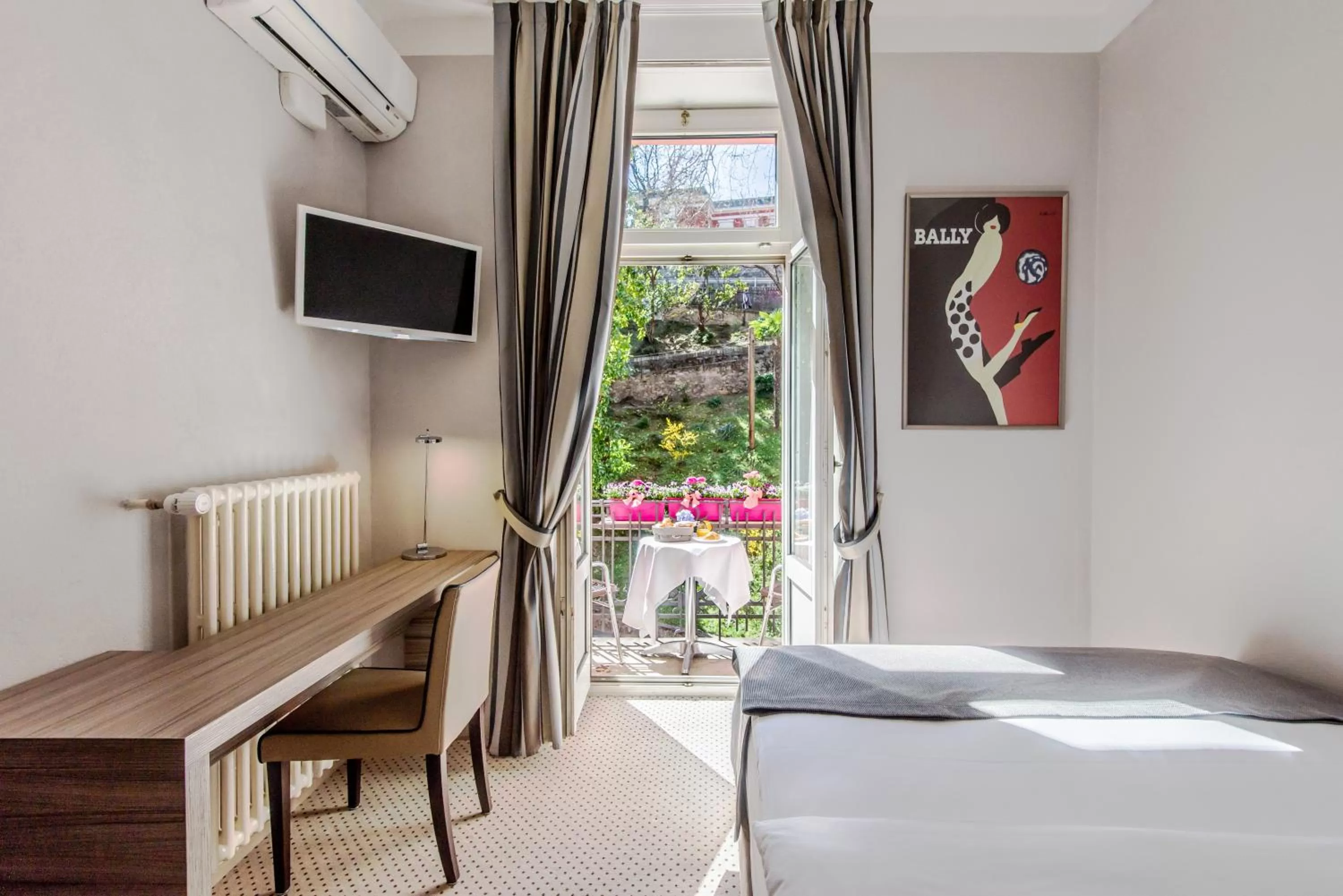 Bed in Hotel Federale