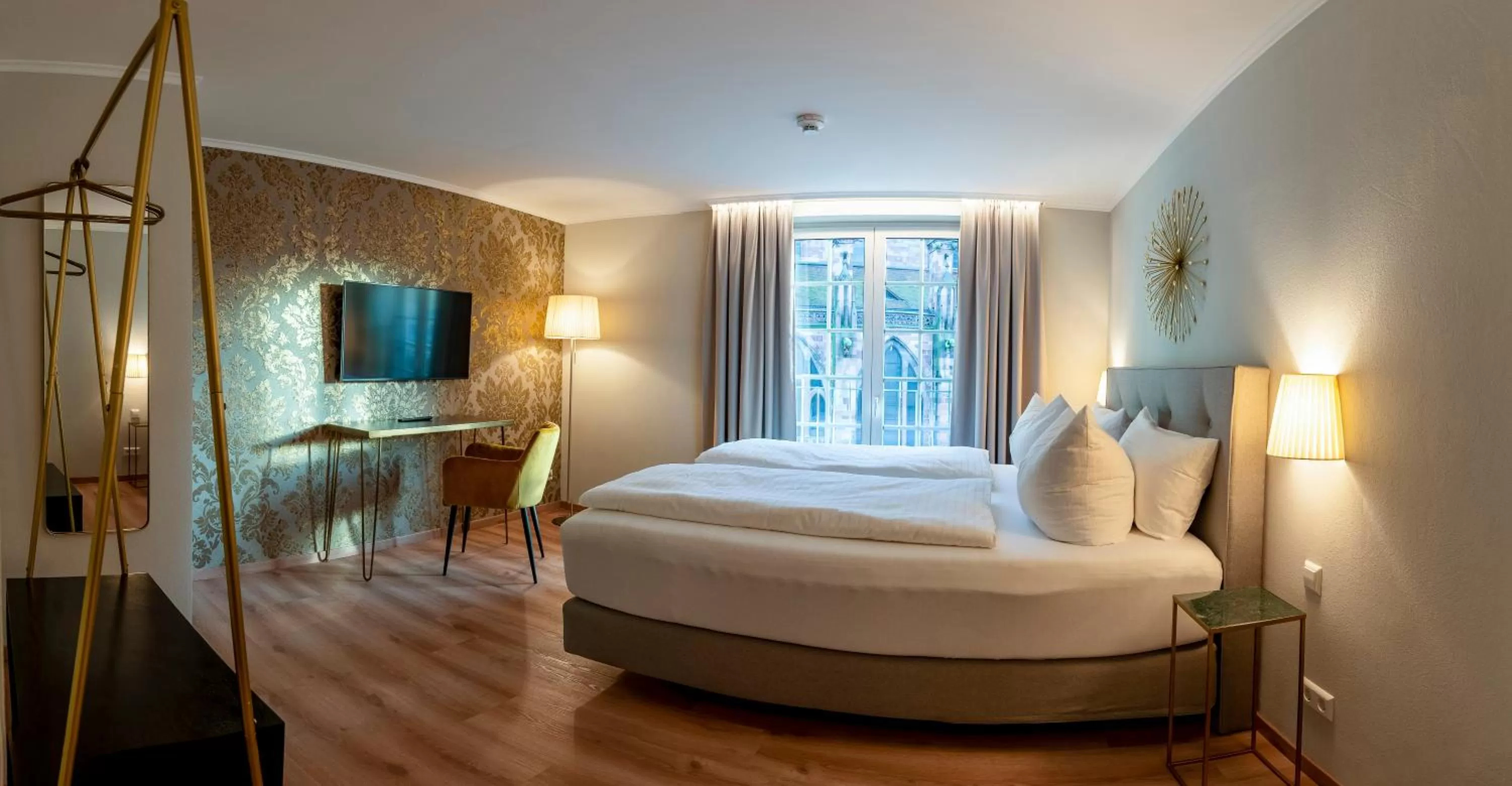 Bed in Hotel Rappen am Münsterplatz